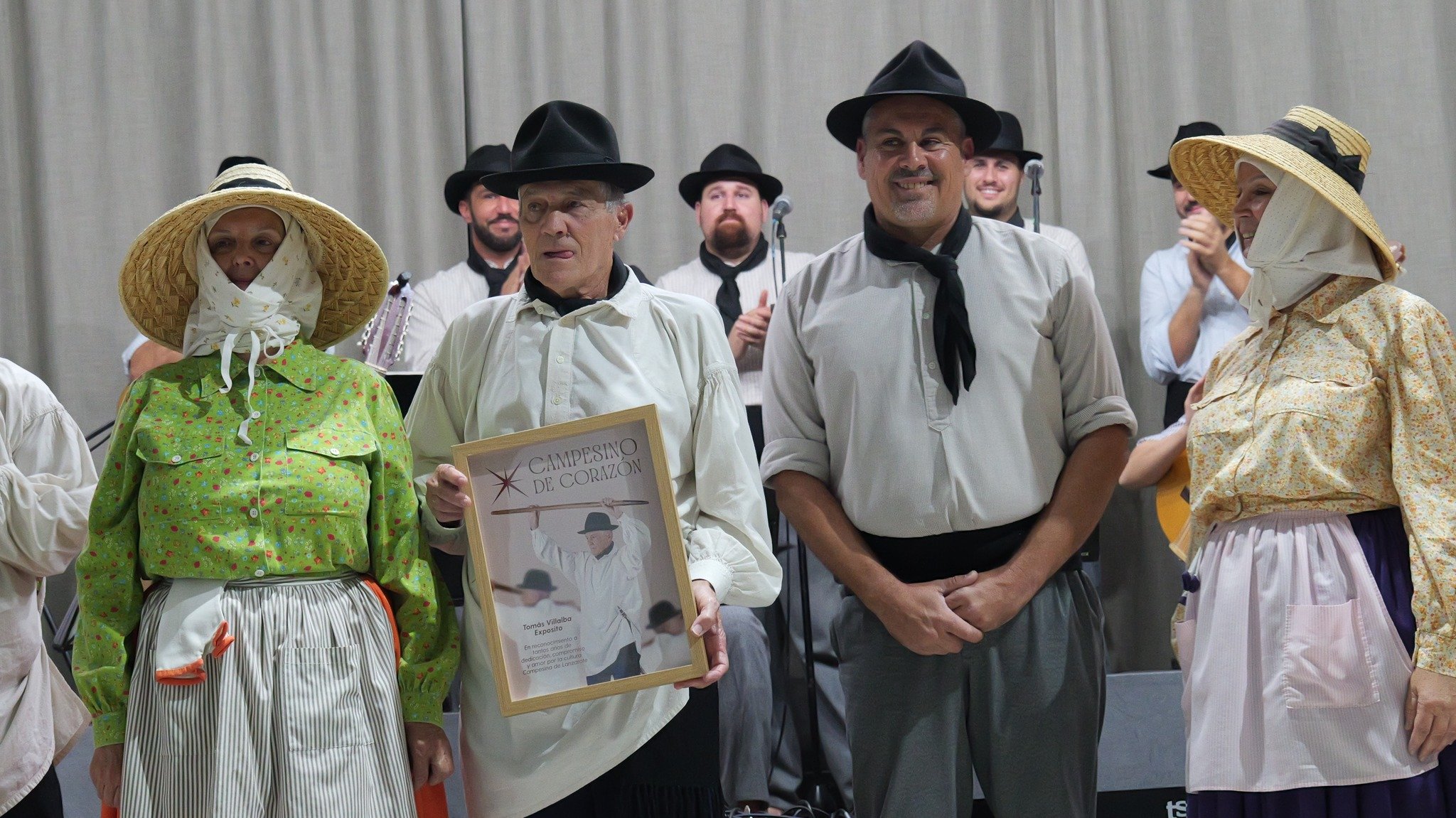 Los Campesinos en la Democracia en Navidad, 2025