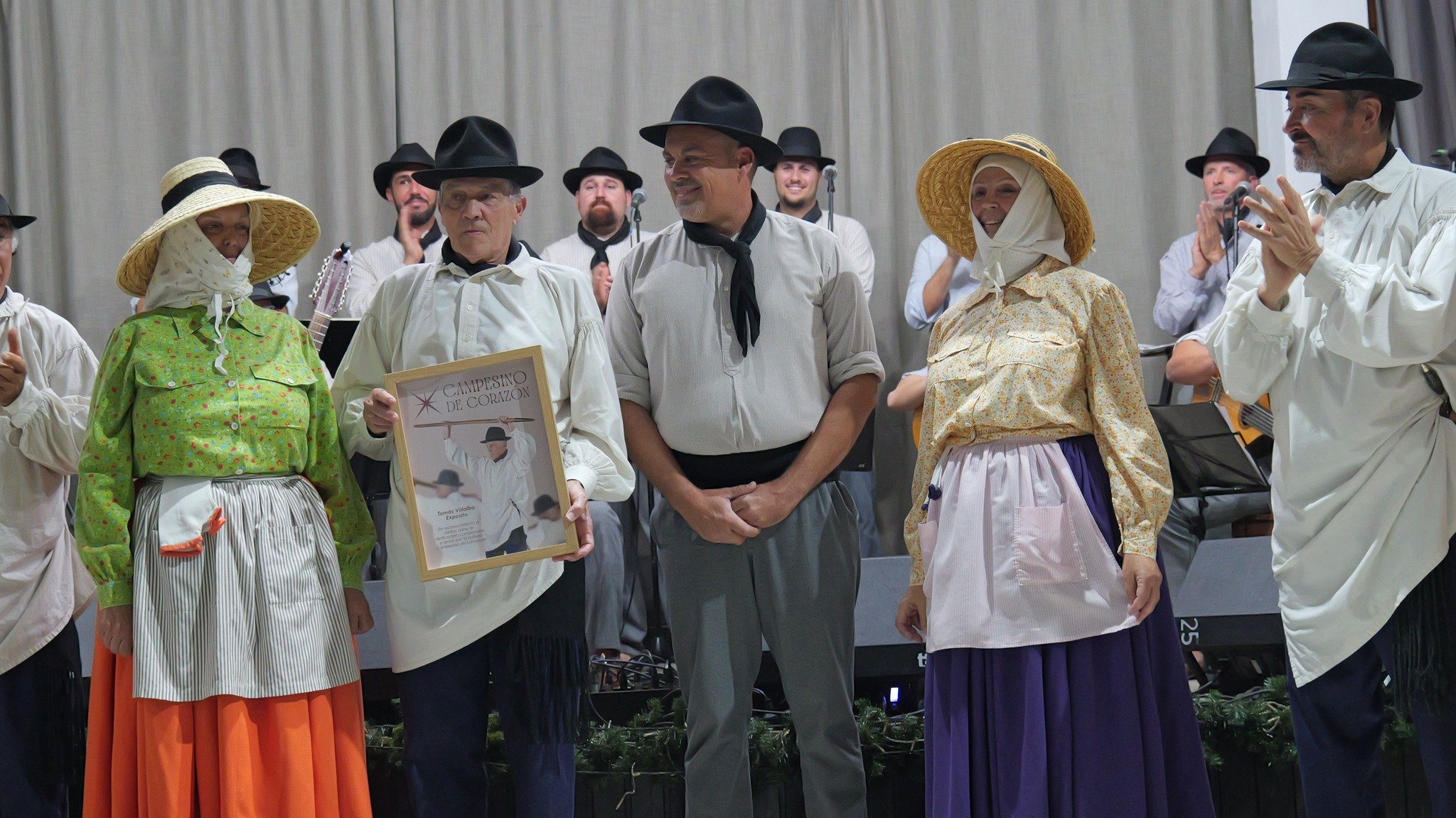 Los Campesinos en la Democracia en Navidad, 2025