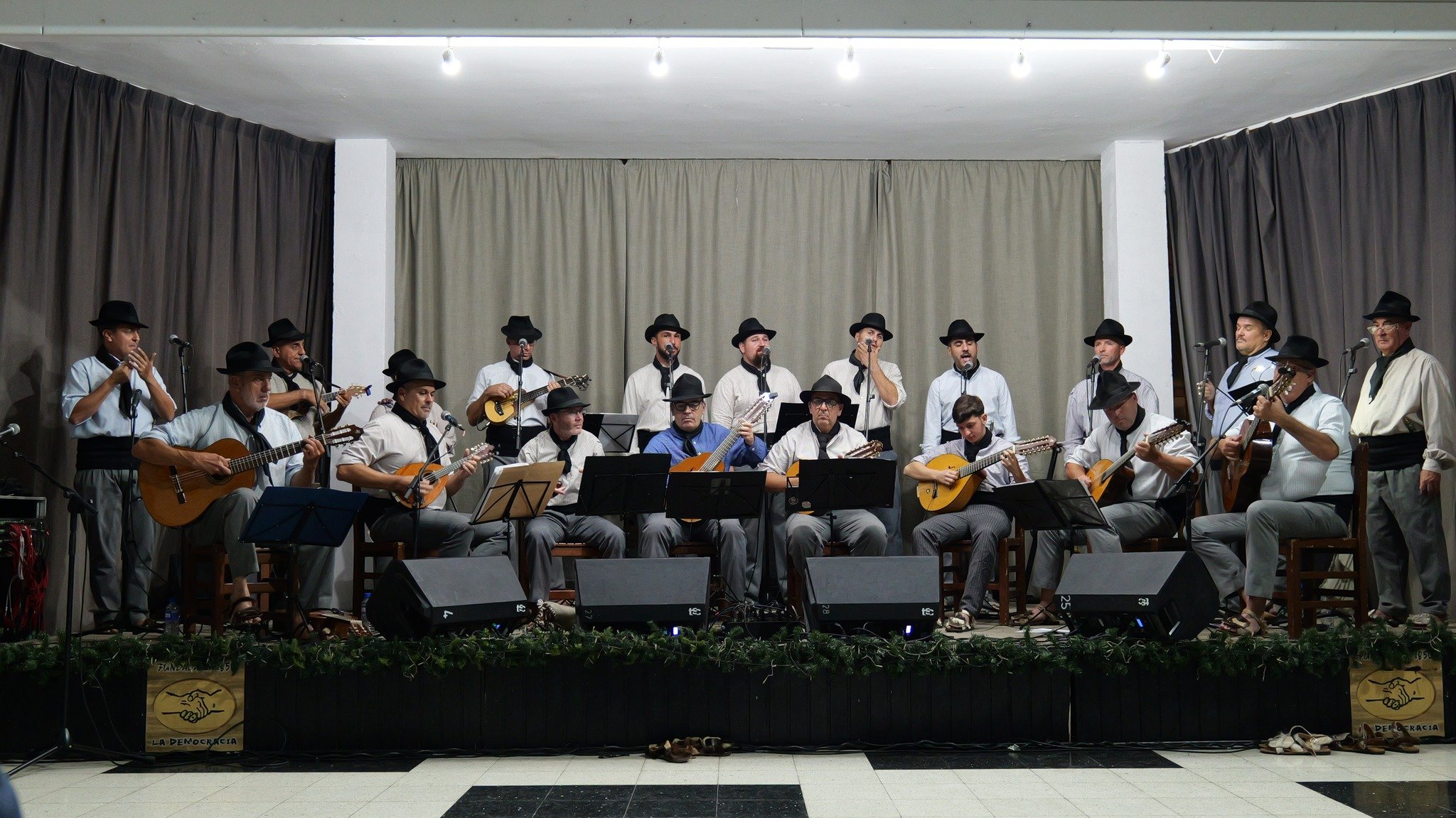 Los Campesinos en la Democracia en Navidad, 2025