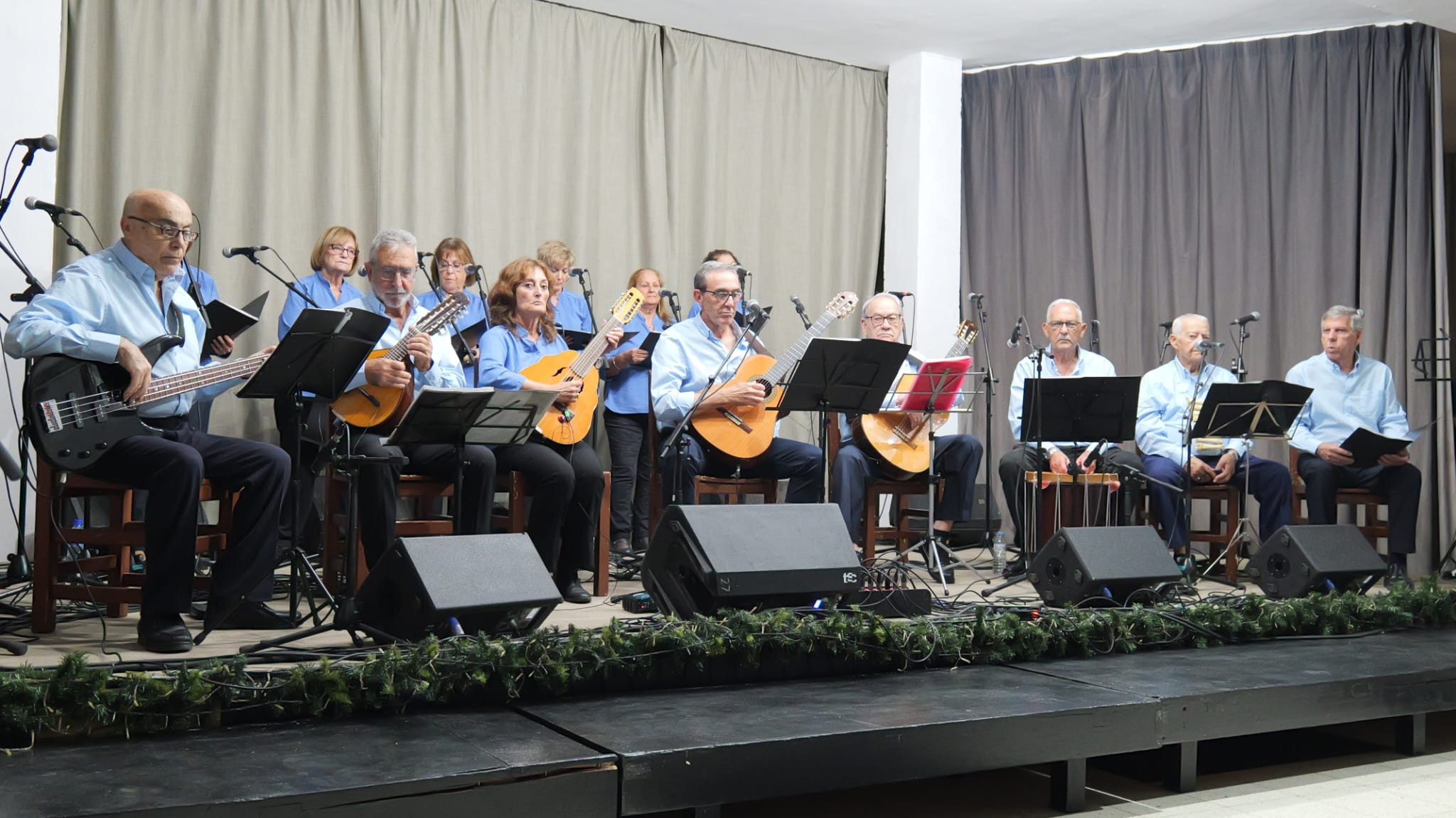Concierto de Navidad en la Sociedad Democracia. Concierto de Navidad en la Sociedad Democracia.