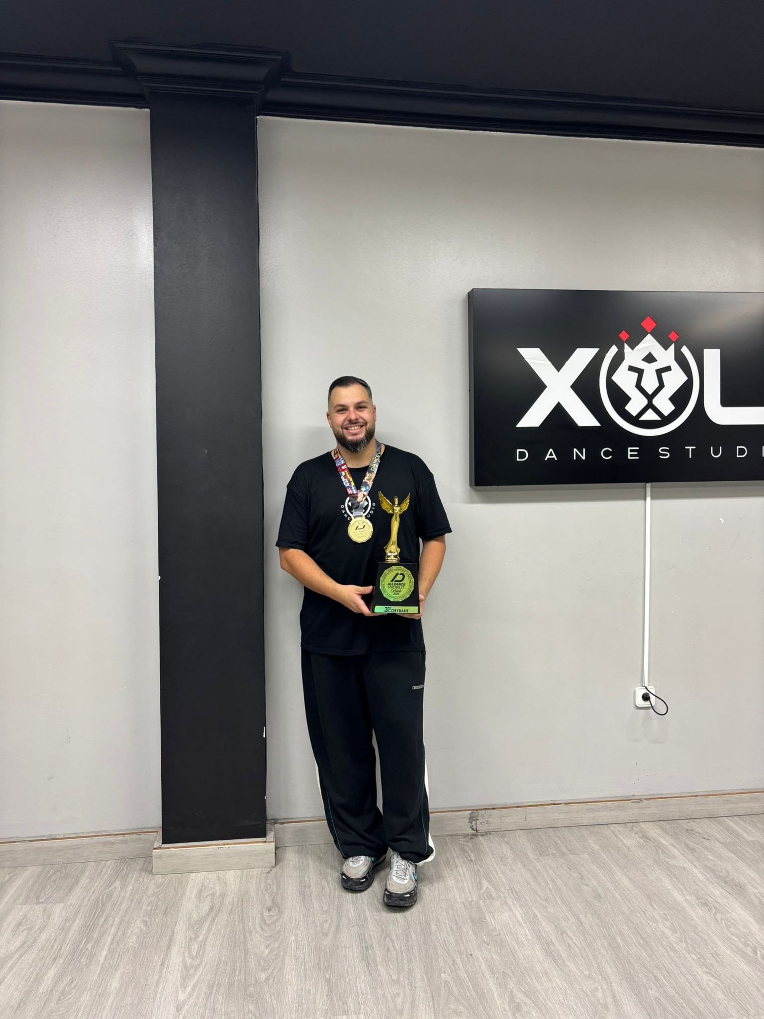 Actuación de XUDS con las coreografías galardonadas.