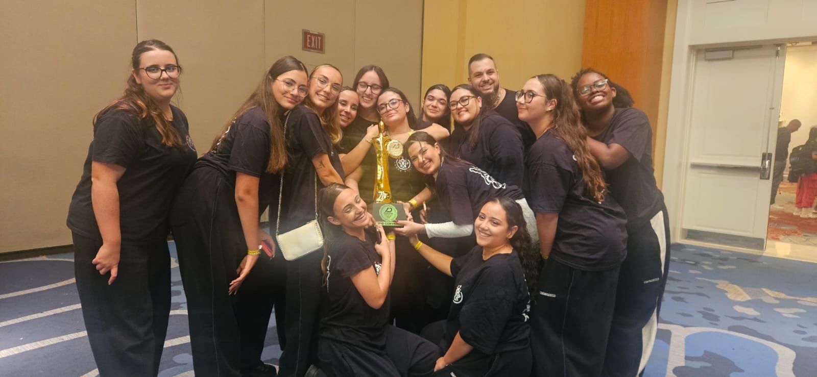 Actuación de XUDS con las coreografías galardonadas.