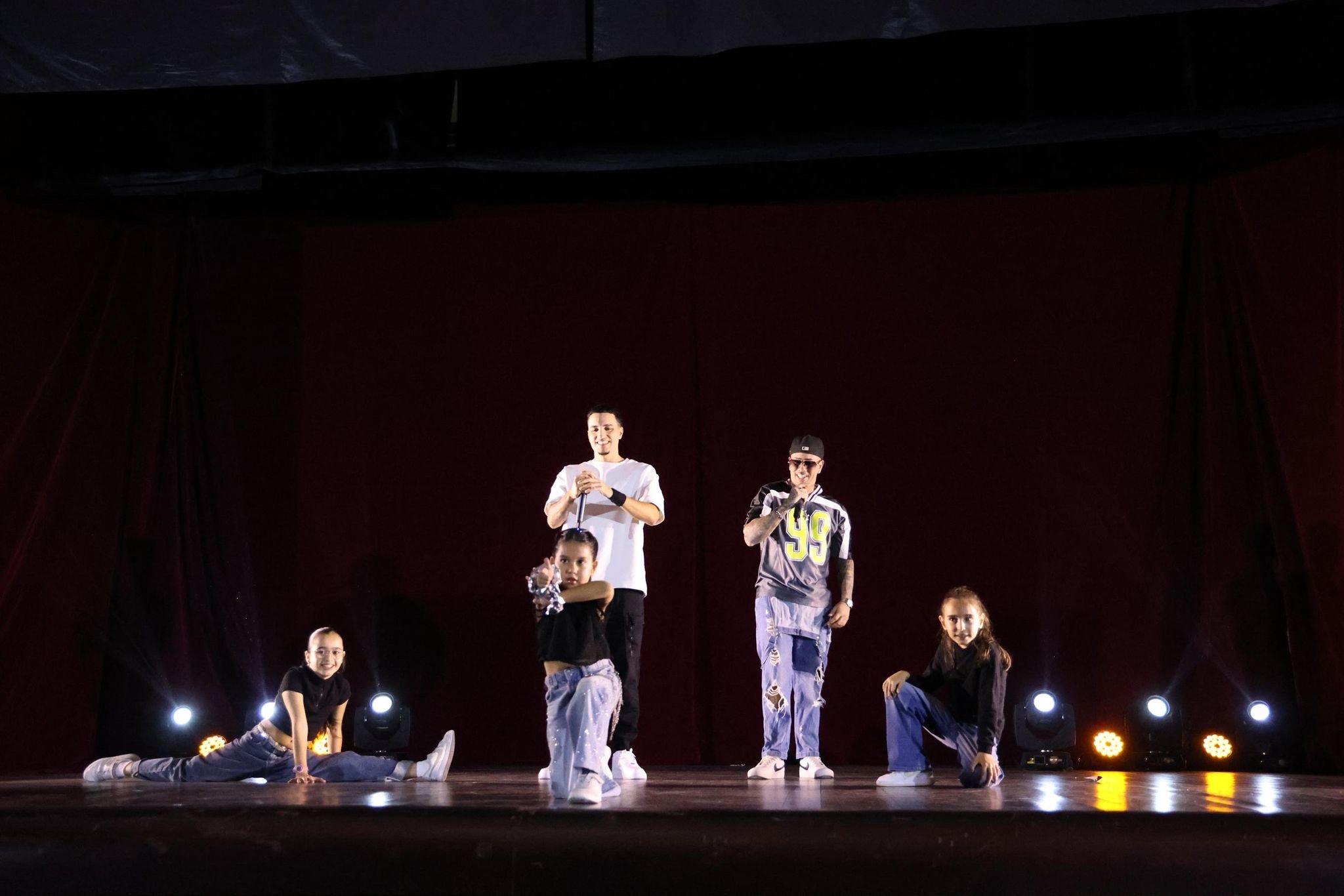 Actuación de XUDS con las coreografías galardonadas.