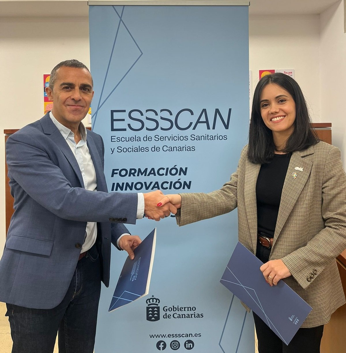 Firma del convenio entre la ESSSCAN y el Colegio Profesional de Terapeutas Ocupacionales de Canarias