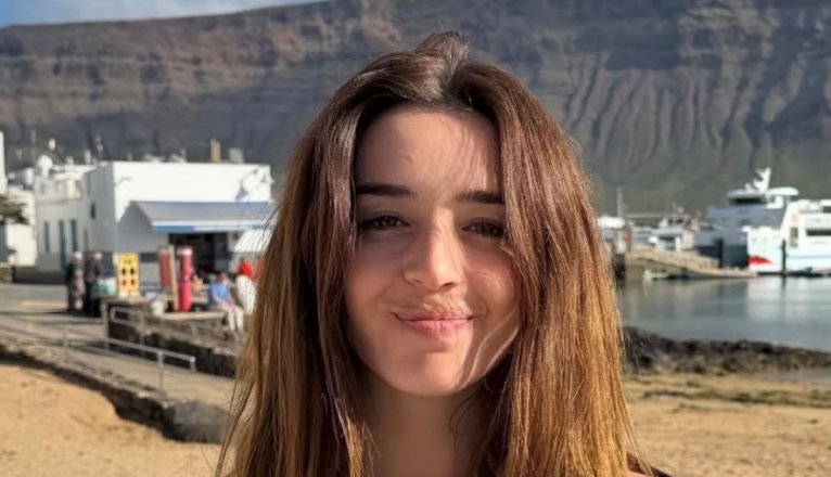 Lola Índigo en La Graciosa @lolaindigo