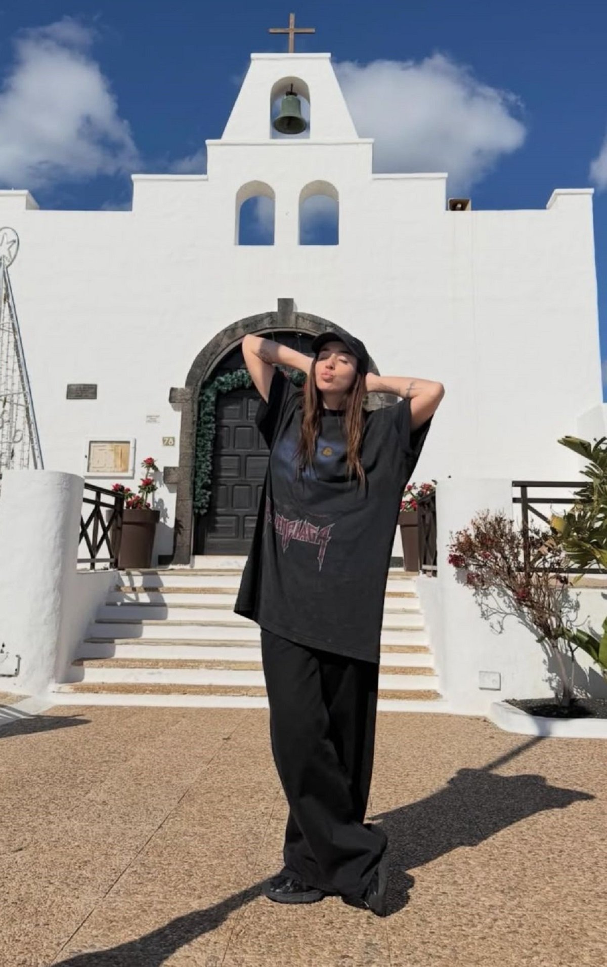 Lola Índigo e Illo Juan en Lanzarote. Fotos: @lolaindigo