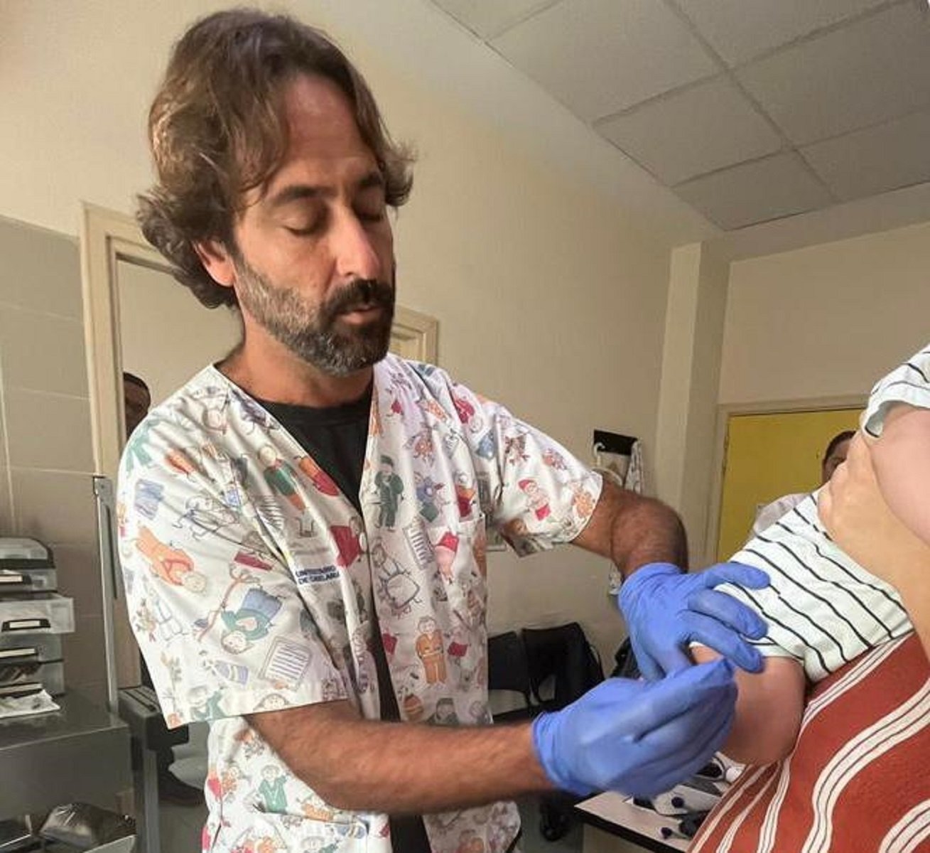 Vacunacion contra el VRS en un centro de salud del SCS.