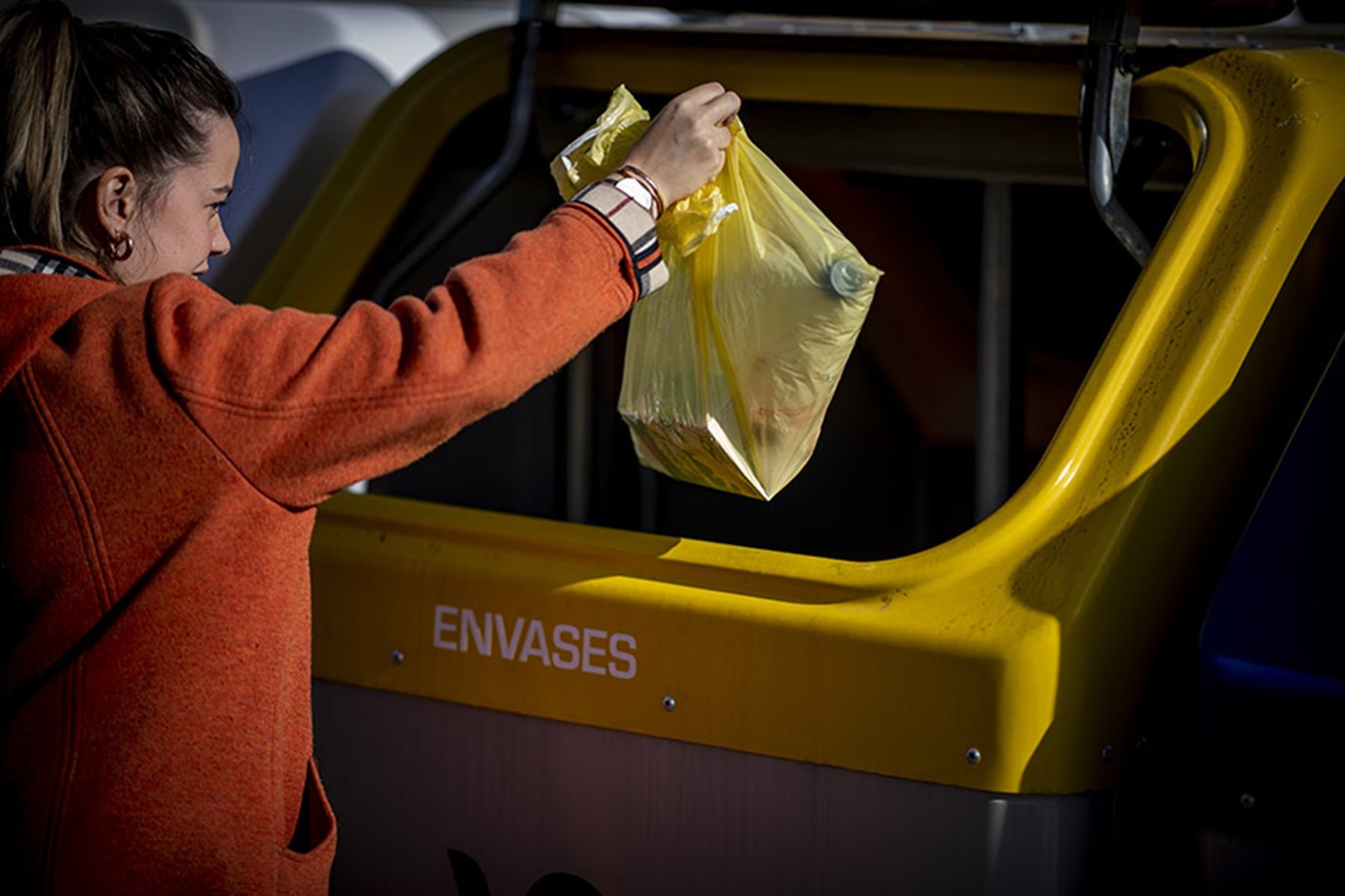 Contenedor de envases de plástico. Reciclaje. Imagen: Ecoembes.