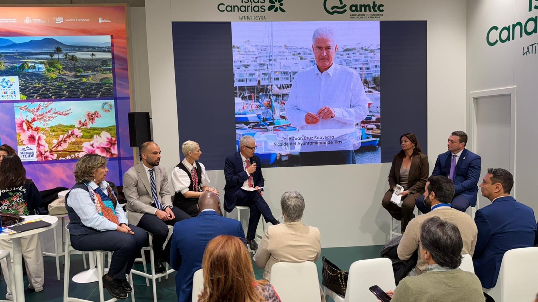 Presentación Tías en el stand de la Asociación de Municipios Turísticos de Canarias