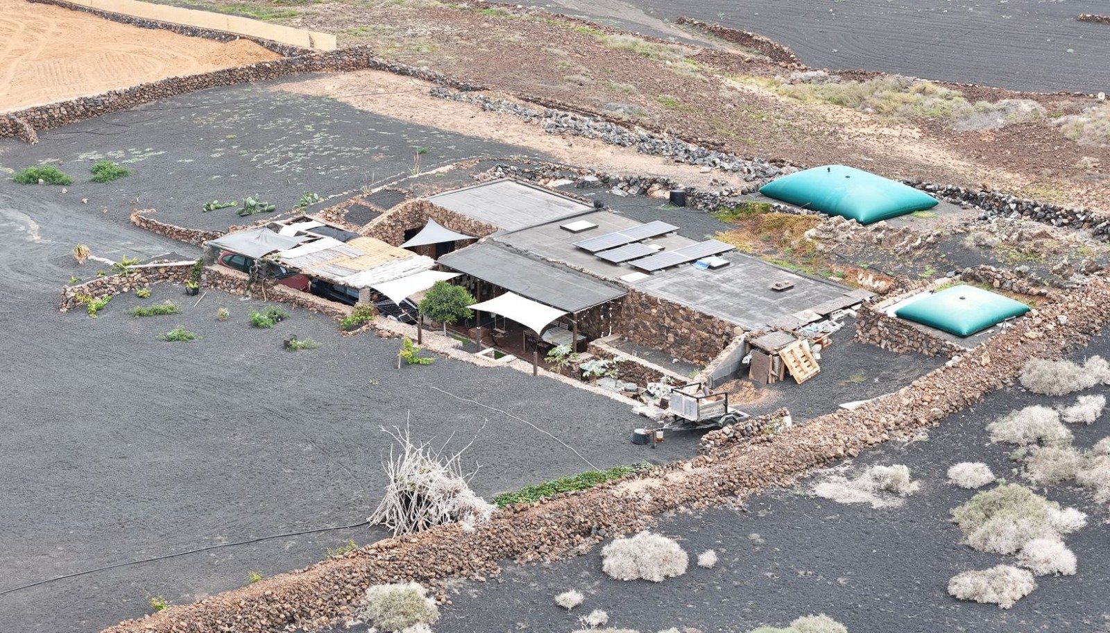 Viviendas sancionadas por construcciones en suelo rústico o protegido. Fotos: Cabildo de Lanzarote.