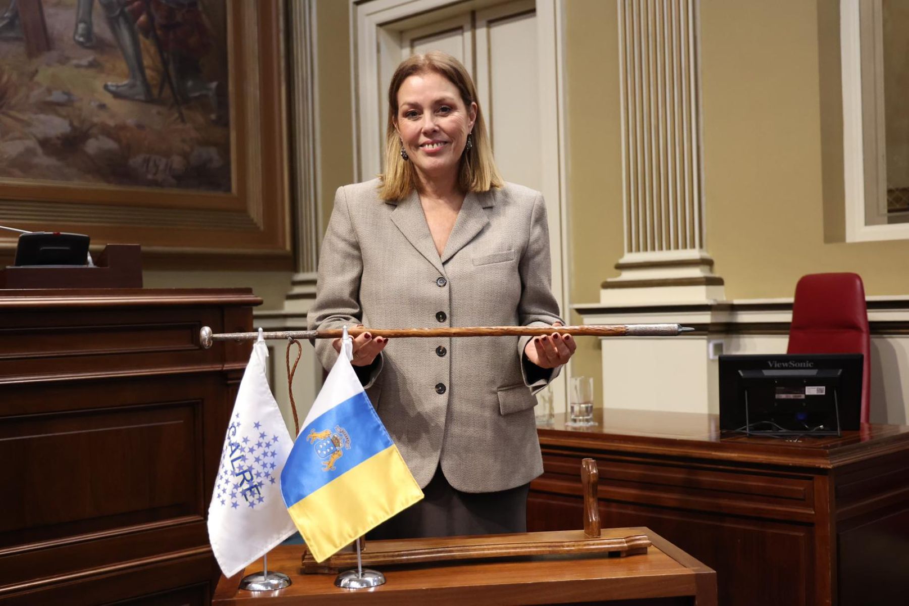 Astrid Pérez revalida su liderazgo en la CALRE desde Canarias