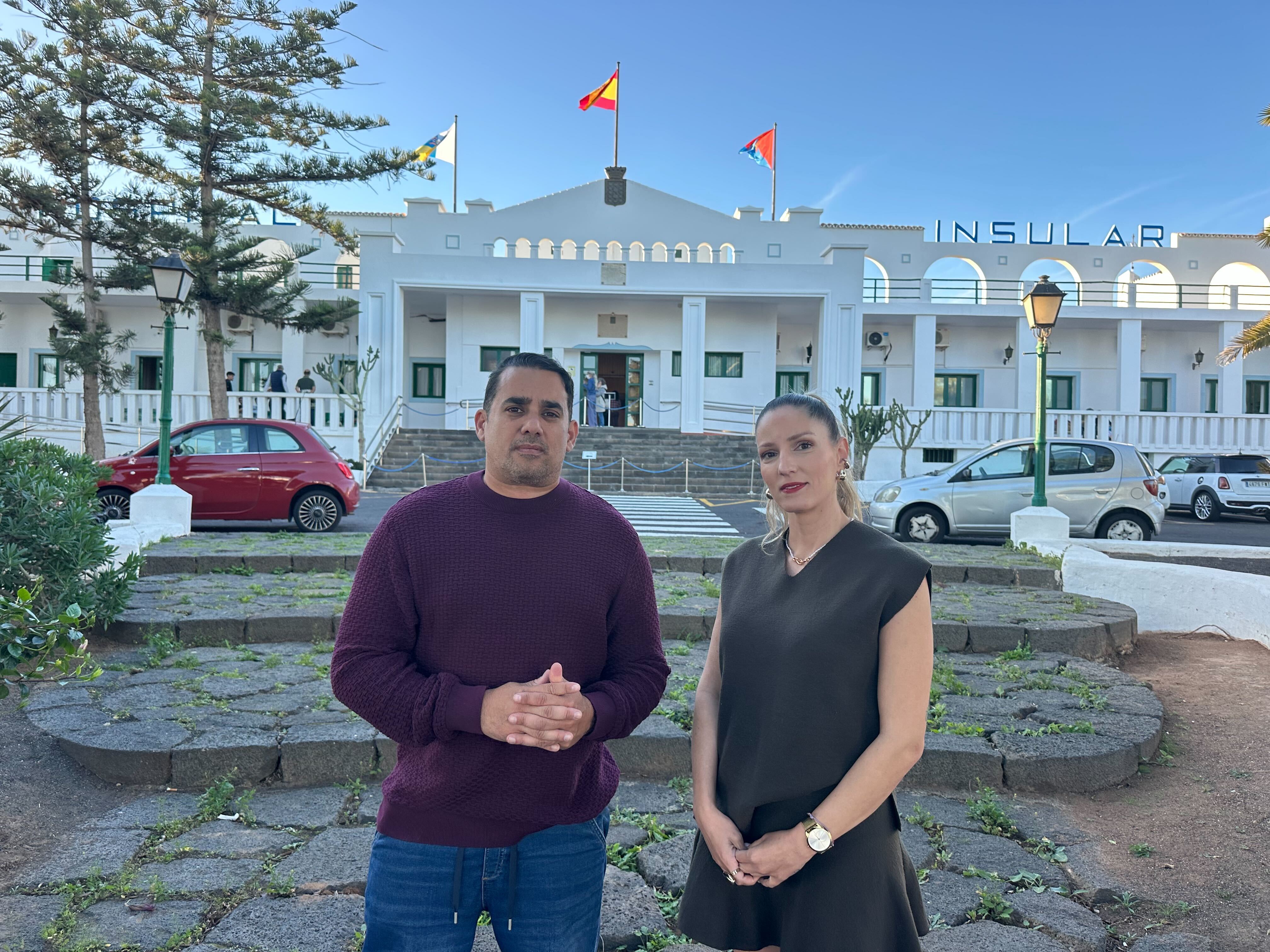 Yoné Caraballo y Sheila Guillén.