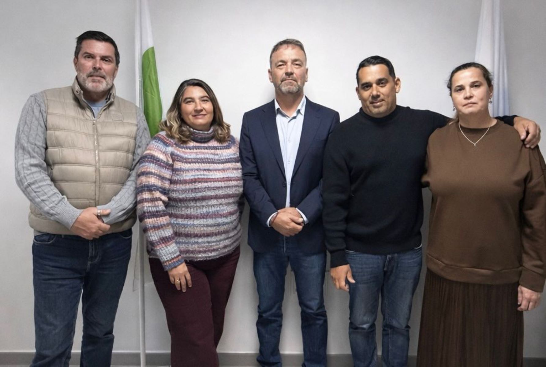 Miembros de la mesa política local junto al diputado Yoné Caraballo