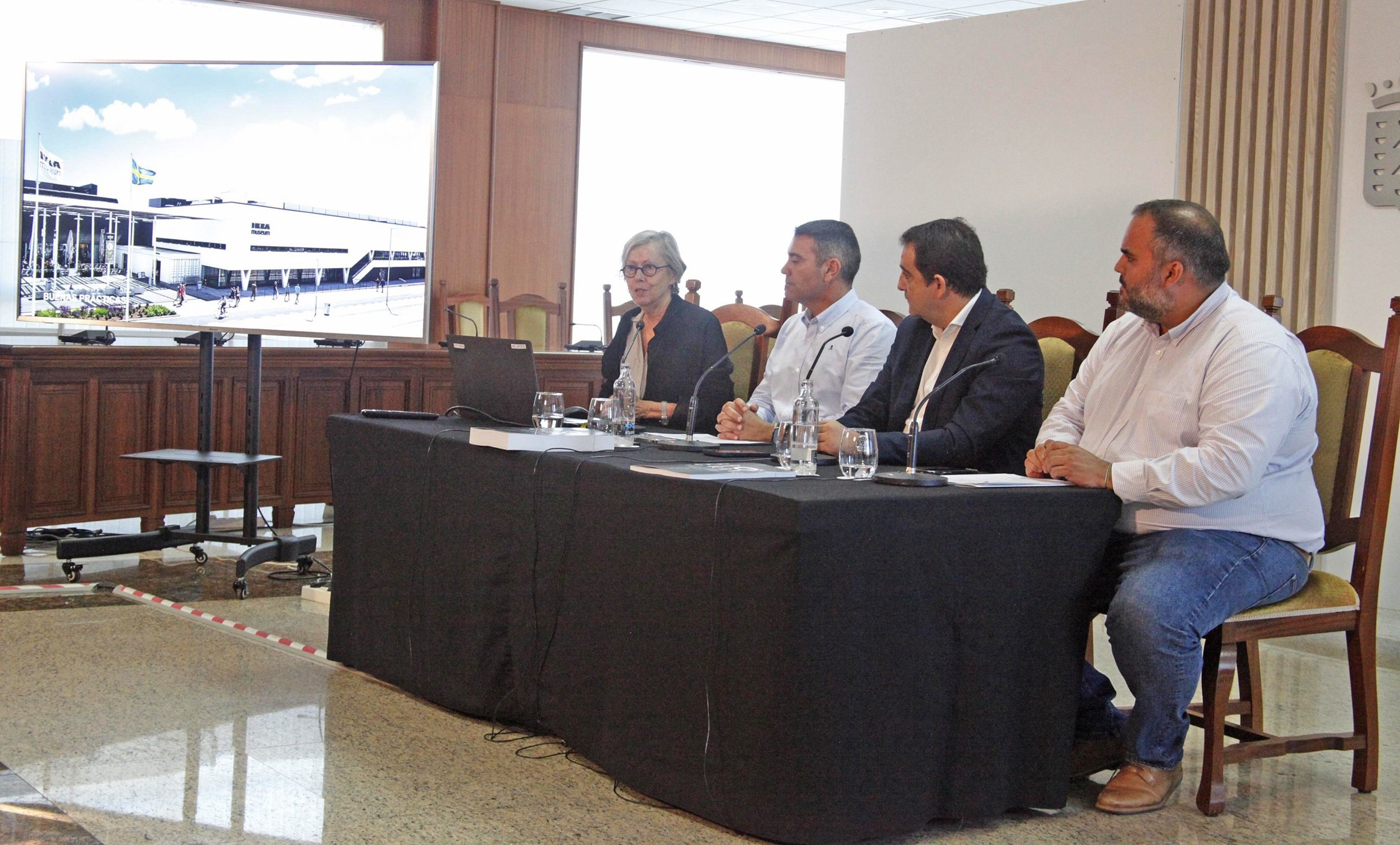 Presentación del proyecto Biocrit de embellecimiento para la isla.