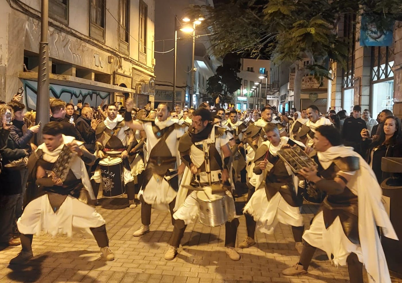 Los Tabletúos dan el pregón del Carnaval de Arrecife 2026. 