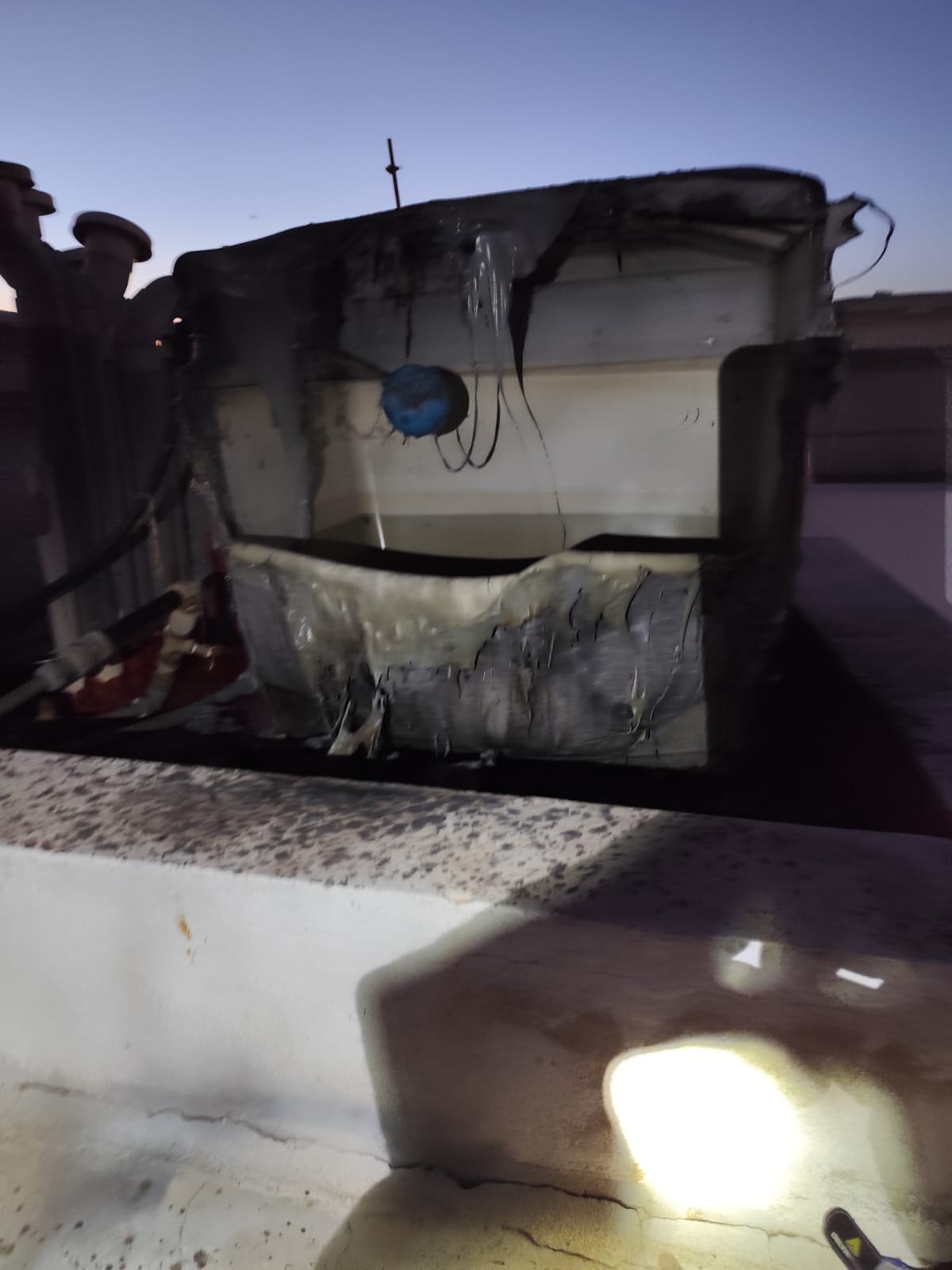 Incendio de un tanque de agua en Argana. Foto: Bomberos.