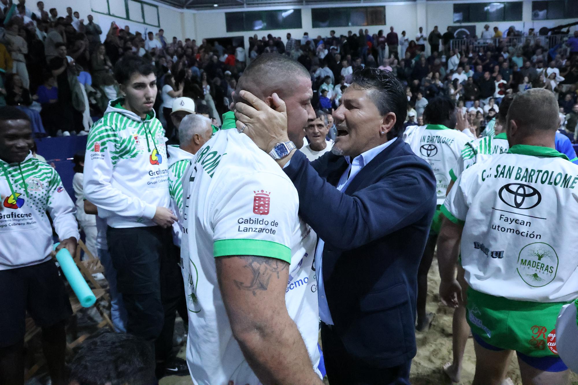 CL San Bartolomé frente al CL Tinajo. 