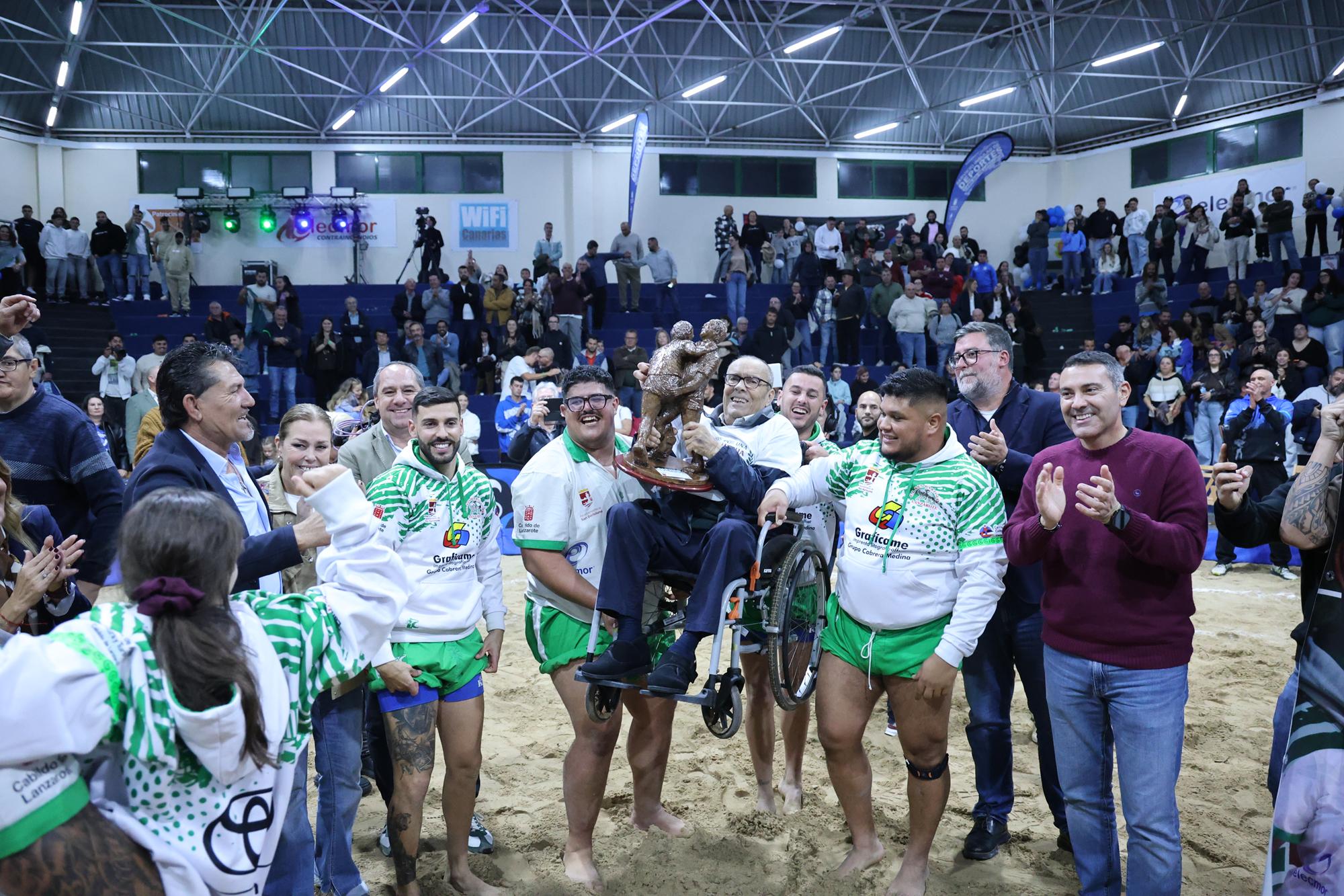 CL San Bartolomé frente al CL Tinajo. 