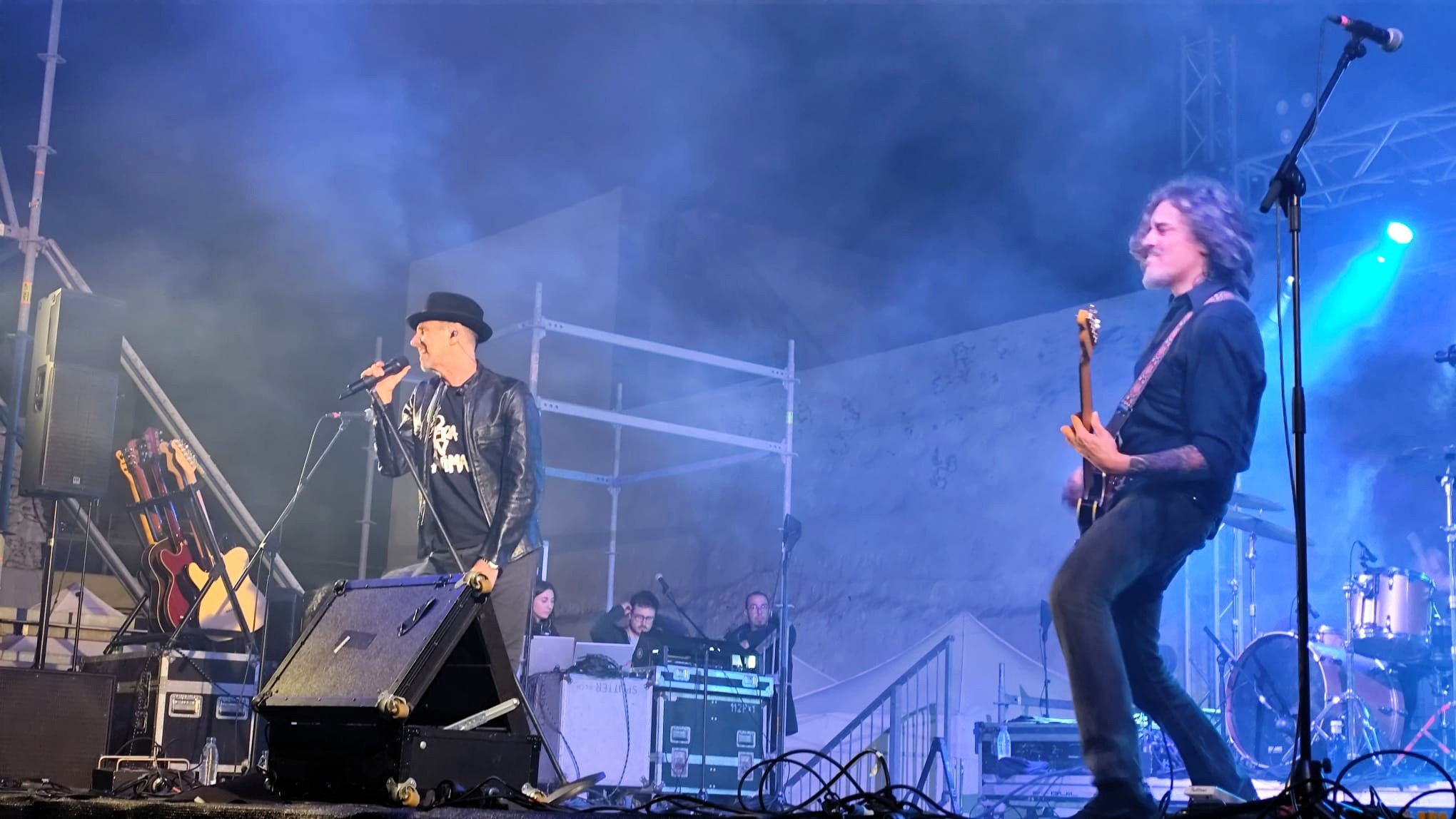 Duncan Dhu y Alejo Stivel. Fotos: Ayuntamiento de Arrecife.