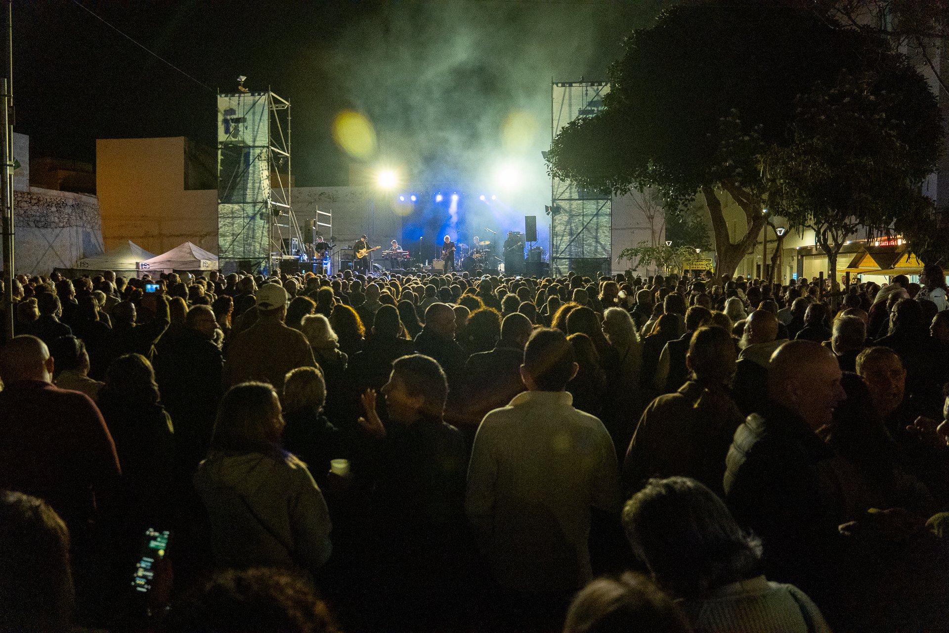 Duncan Dhu y Alejo Stivel. Fotos: Ayuntamiento de Arrecife.