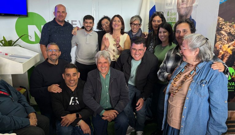 nueva ejecutiva local junto a representantes insulares y autonómicos
