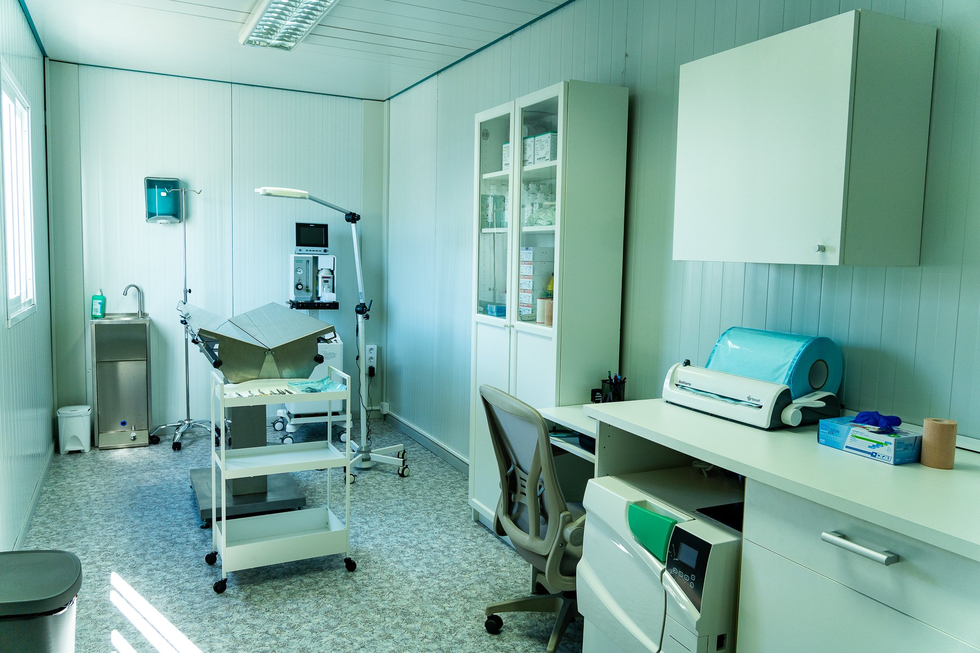 Quirófano en el centro bienestar animal de Arrecife.