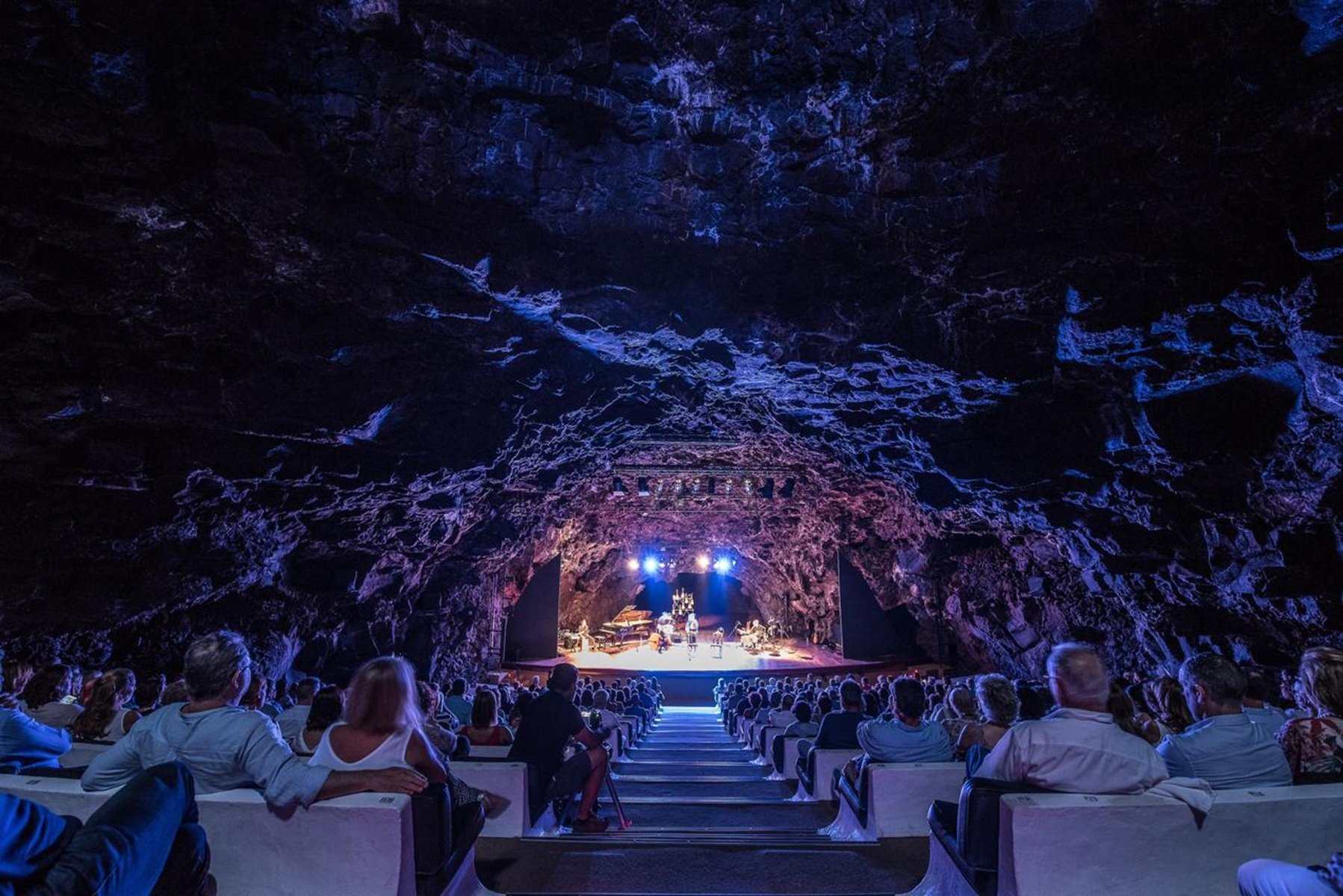 El Auditorio de Jameos de Agua, Lanzarote. Centros Turísticos.