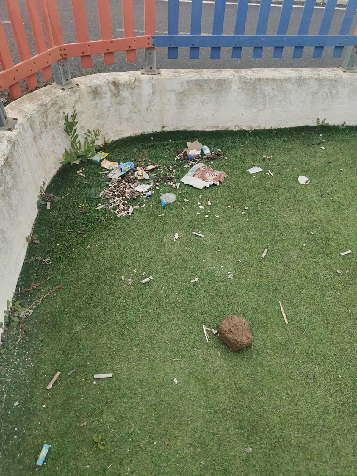 Estado del parque infantil de Mancha Blanca