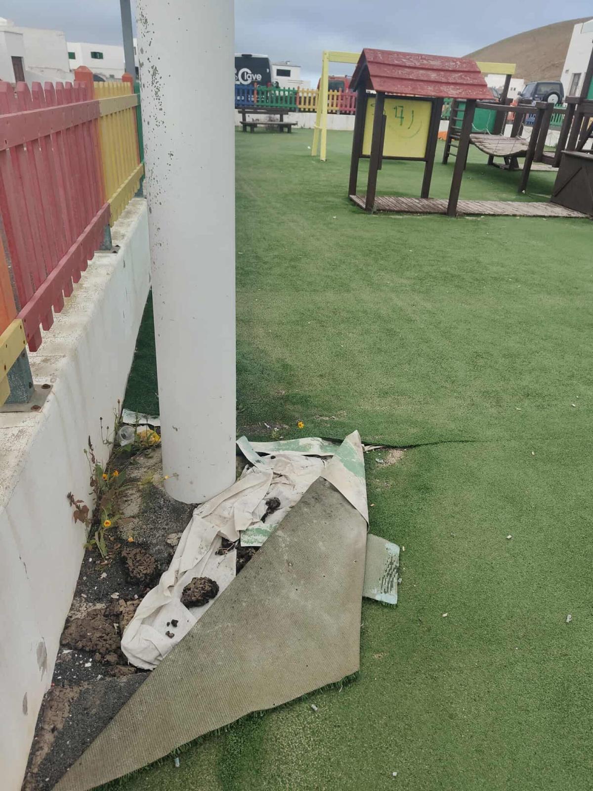 Estado del parque infantil de Mancha Blanca