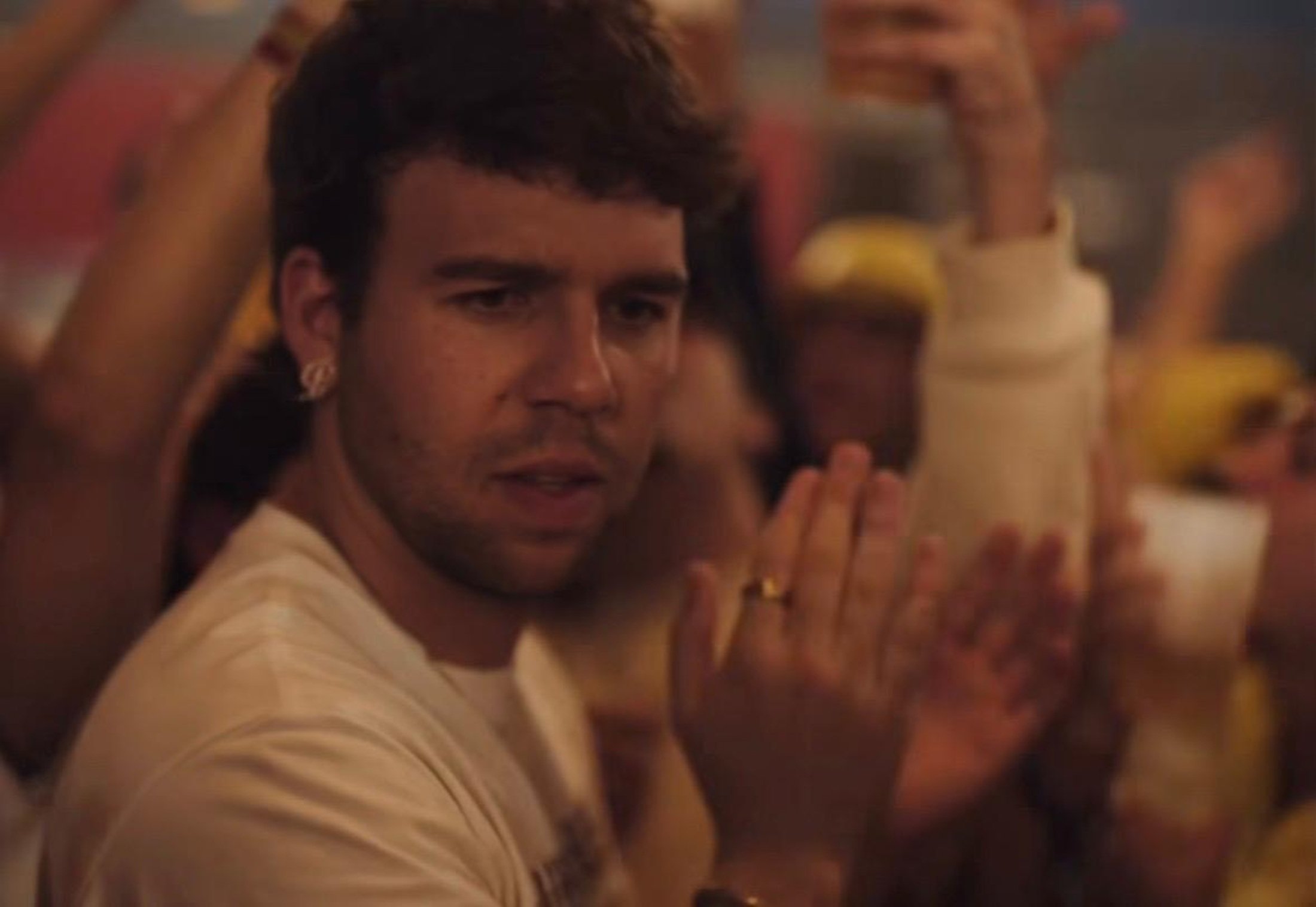 Quevedo en una toma del videoclip de 'Ni borracho'