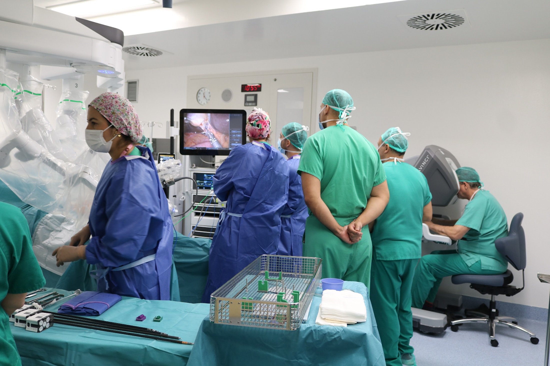 Servicio de cirugía intervencion con Da Vinci 1ddd Servicio de cirugía intervencion con Da Vinci 1ddd