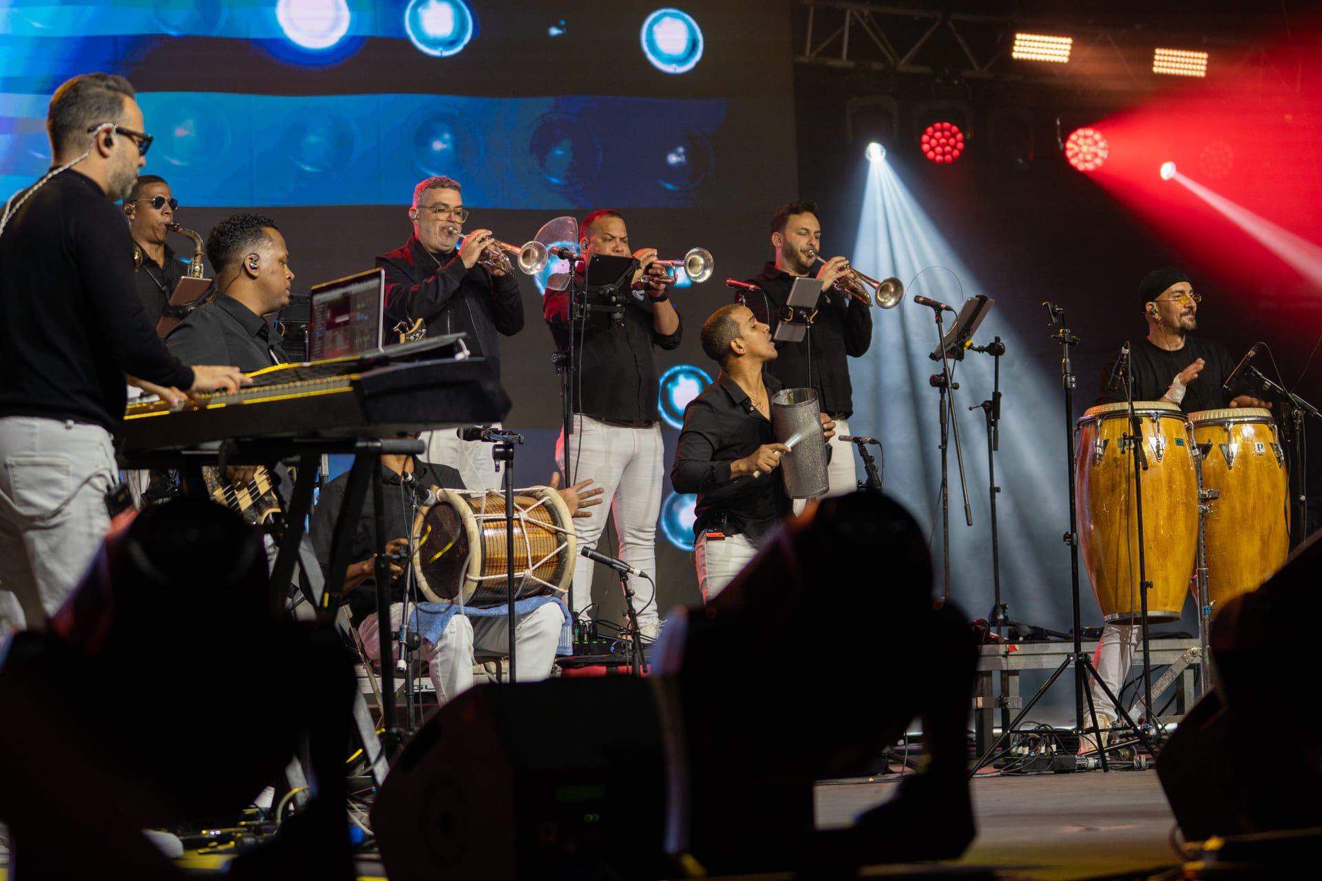 Nueva Línea y Miriam Cruz en Arrecife Nueva Línea y Miriam Cruz en Arrecife