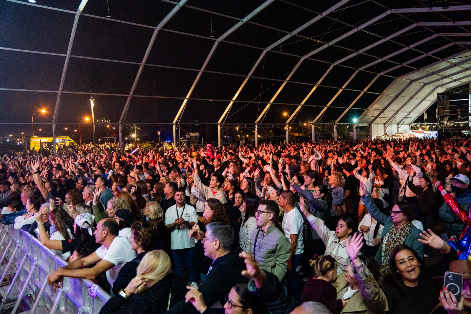 Nueva Línea y Miriam Cruz en Arrecife Nueva Línea y Miriam Cruz en Arrecife