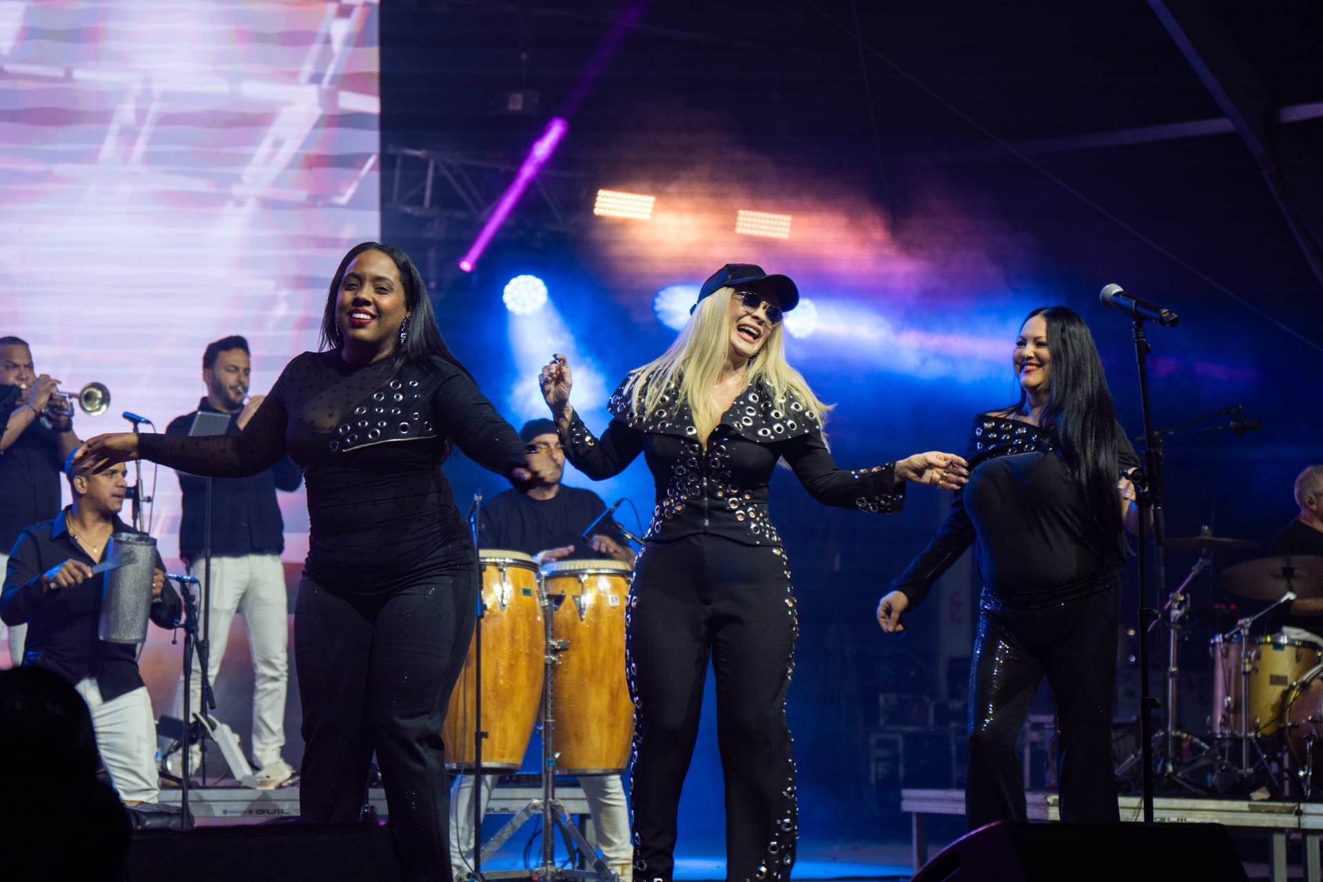 Nueva Línea y Miriam Cruz en Arrecife Nueva Línea y Miriam Cruz en Arrecife