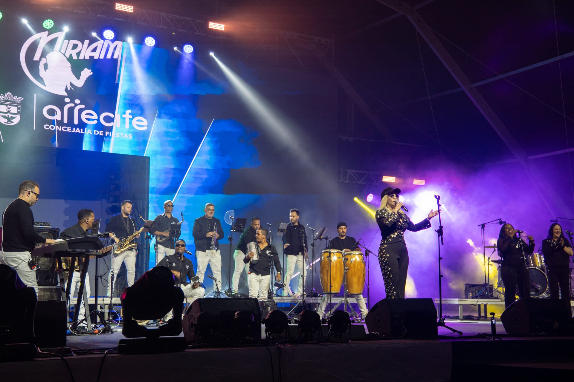 Nueva Línea y Miriam Cruz en Arrecife Nueva Línea y Miriam Cruz en Arrecife