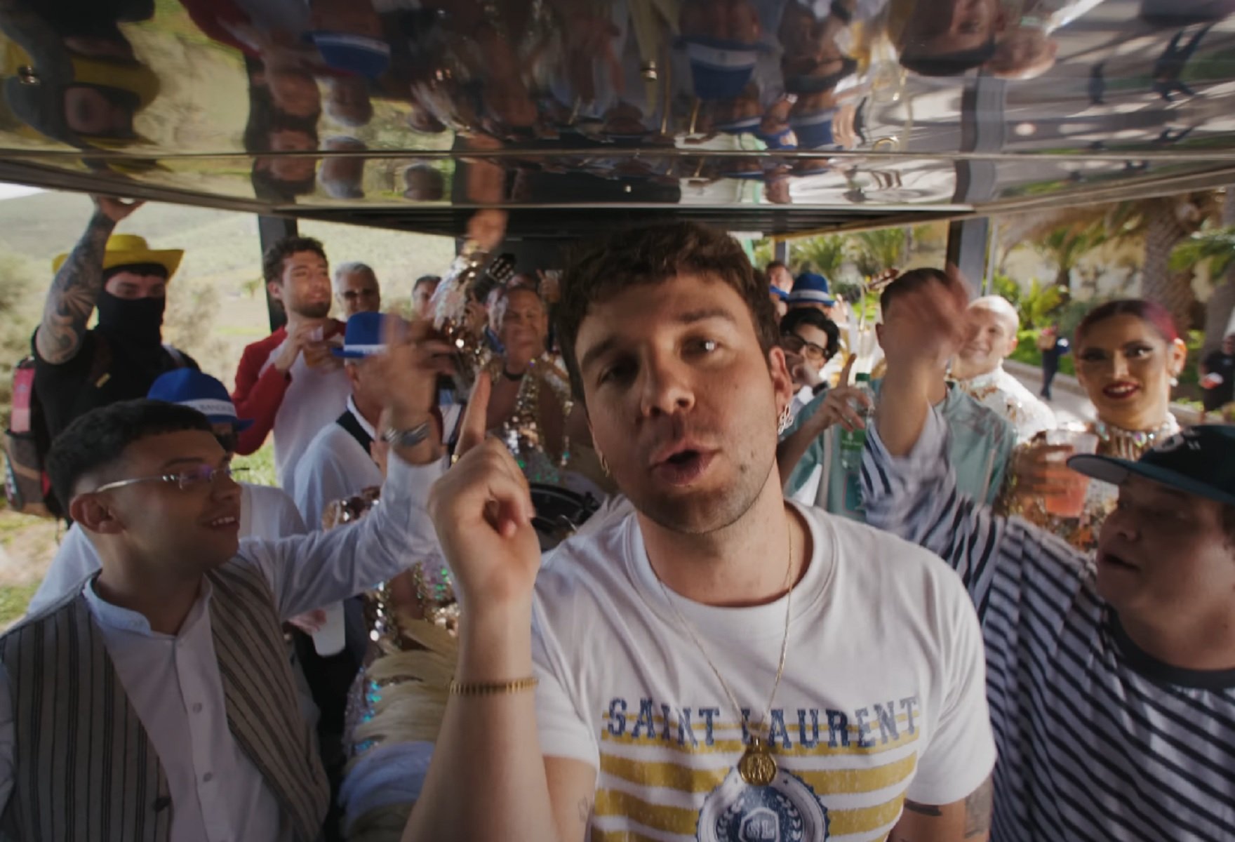 Quevedo en una toma del videoclip de 'Ni Borracho'.