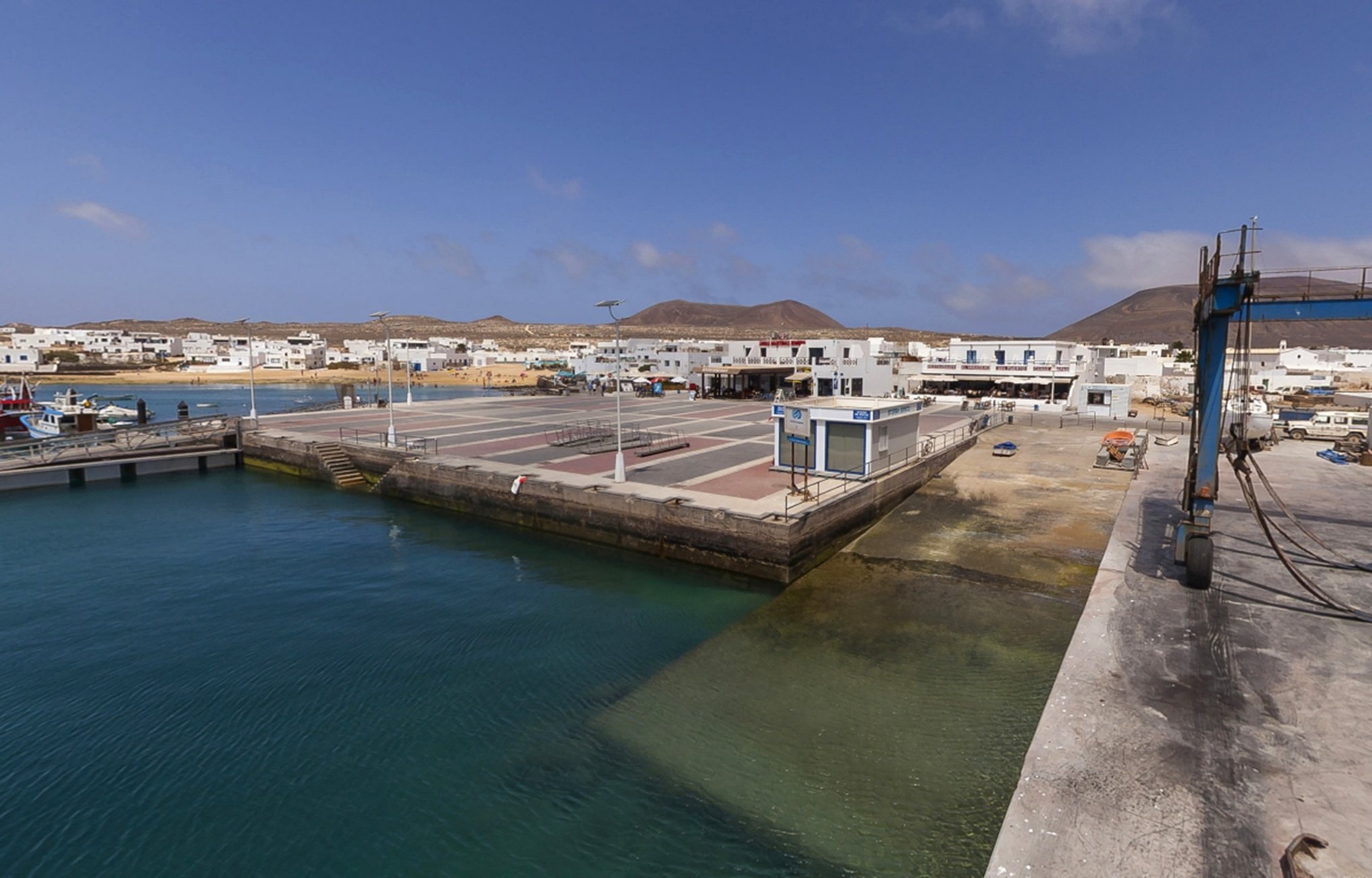 En julio de 2025 se sacó a licitación la renovación de la explanada del puerto de La Graciosa En julio de 2025 se sacó a licitación la renovación de la explanada del puerto de La Graciosa