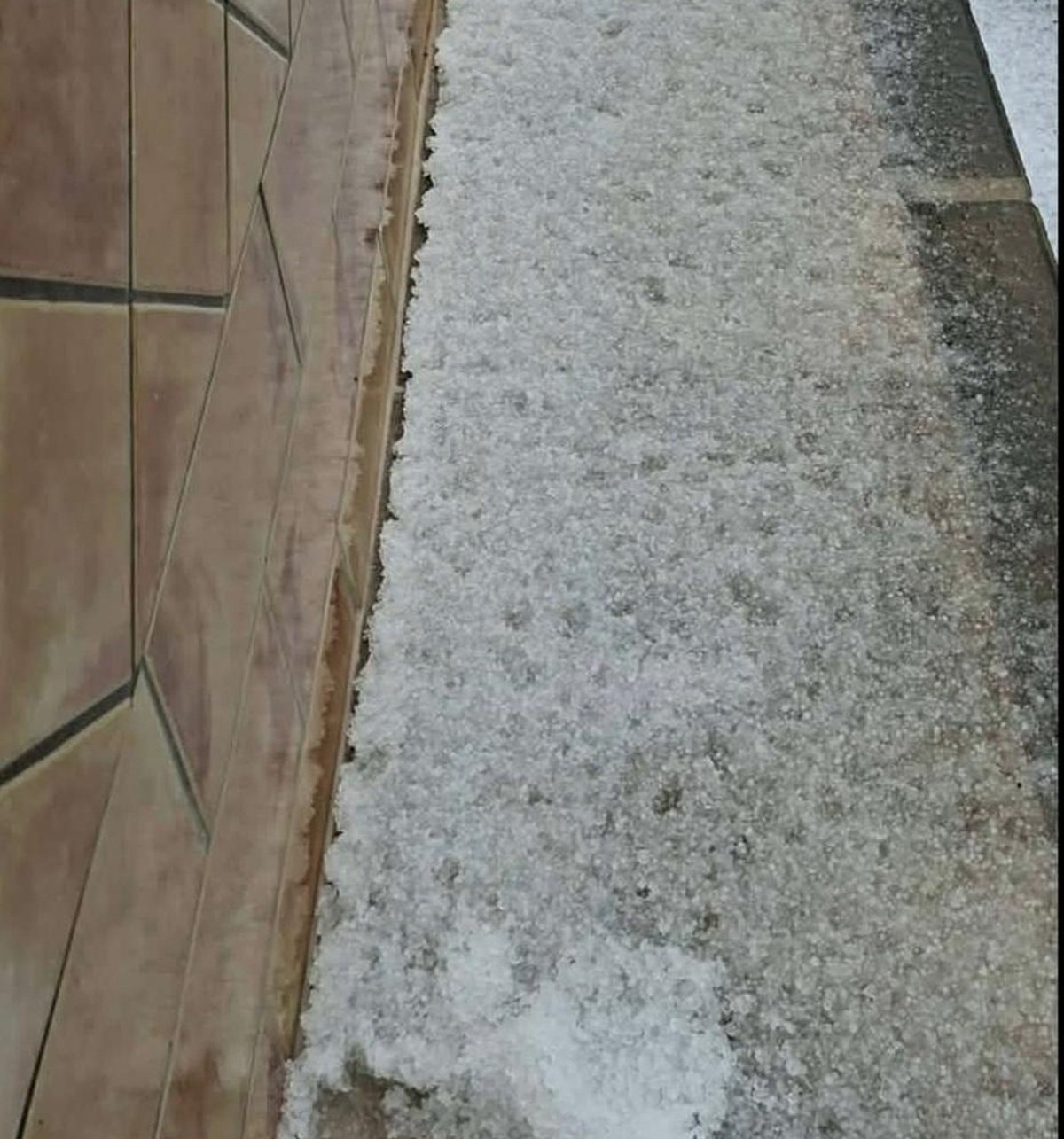 Granizo en Lanzarote en la zona de Tahíche. Foto: La Voz