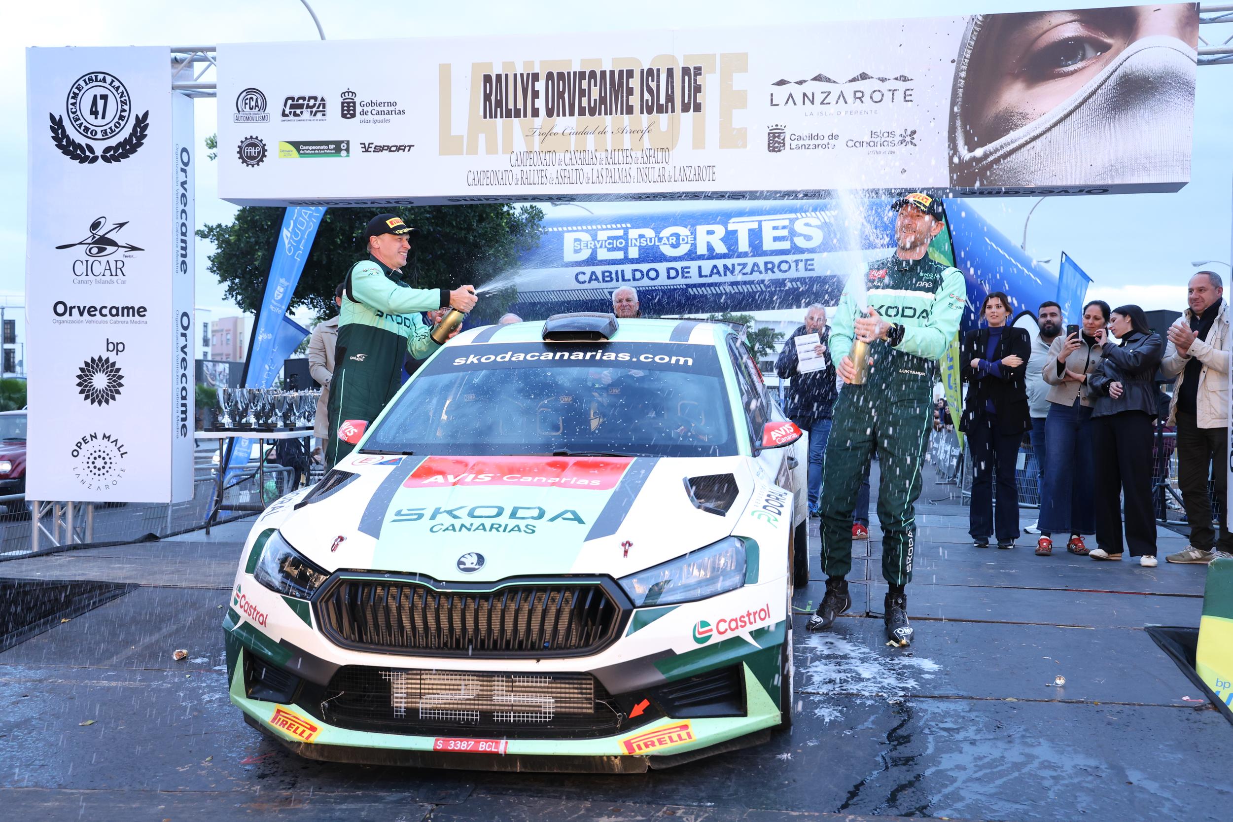 Alexey Lukyanyuk "vuela" con el Skoda en Lanzarote y gana su primer rallye del CCRA