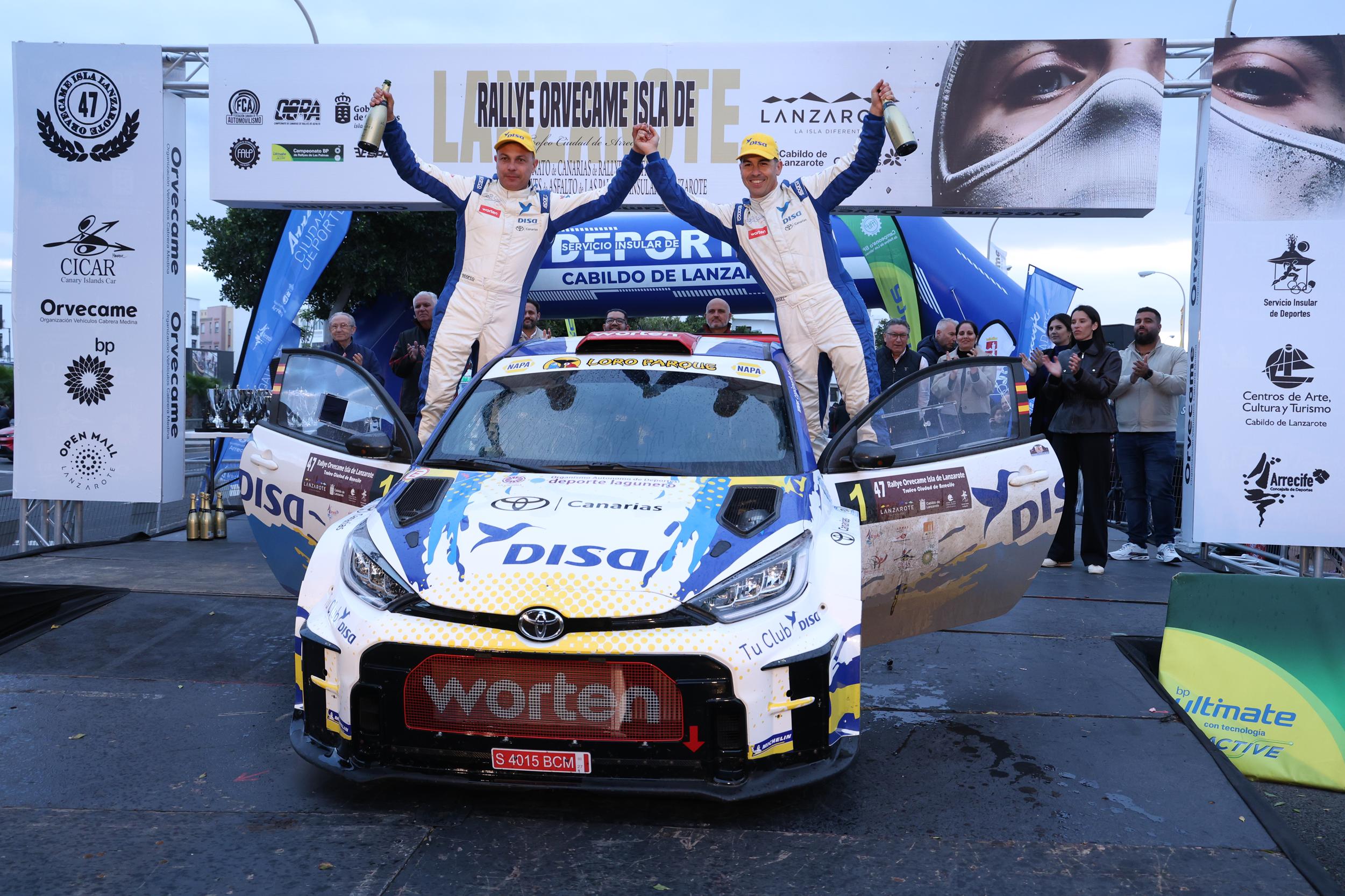 Alexey Lukyanyuk "vuela" con el Skoda en Lanzarote y gana su primer rallye del CCRA