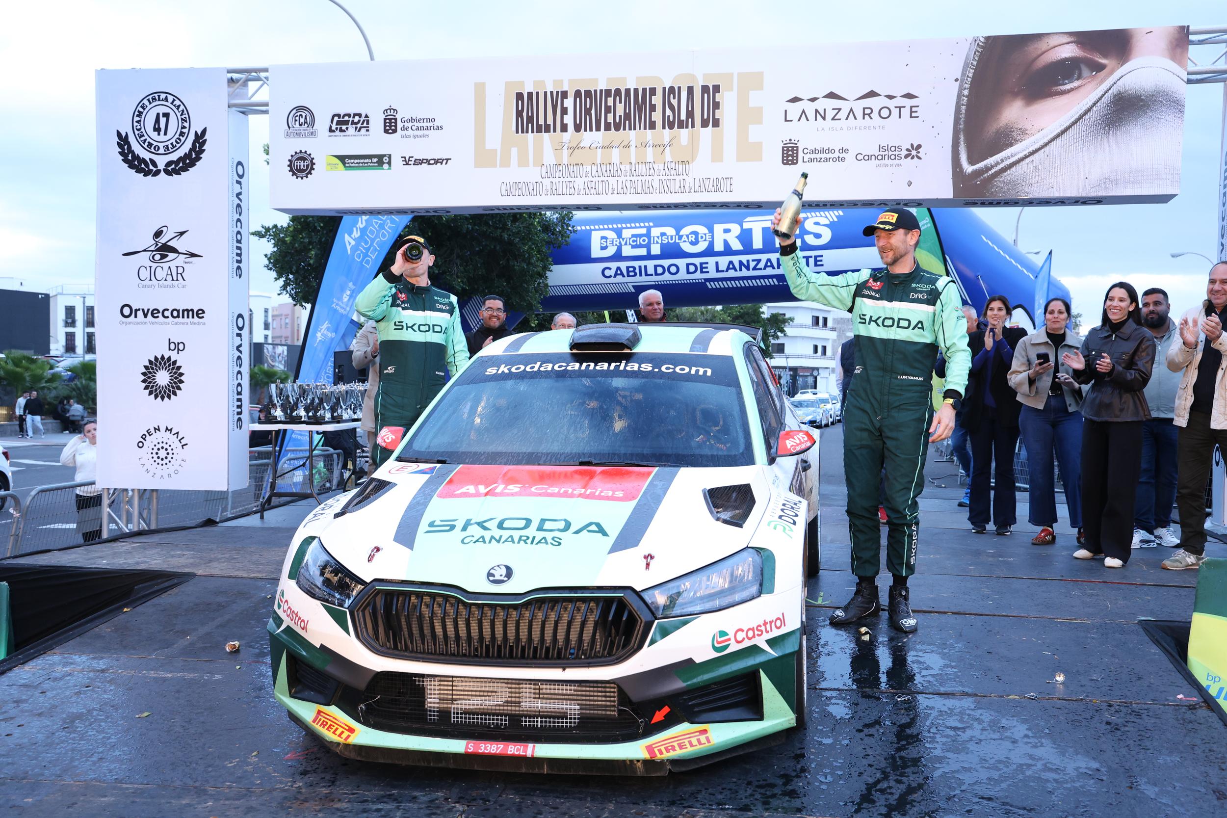 Alexey Lukyanyuk "vuela" con el Skoda en Lanzarote y gana su primer rallye del CCRA