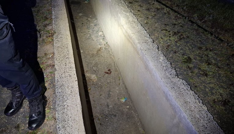 Zanja donde cayó el afectado