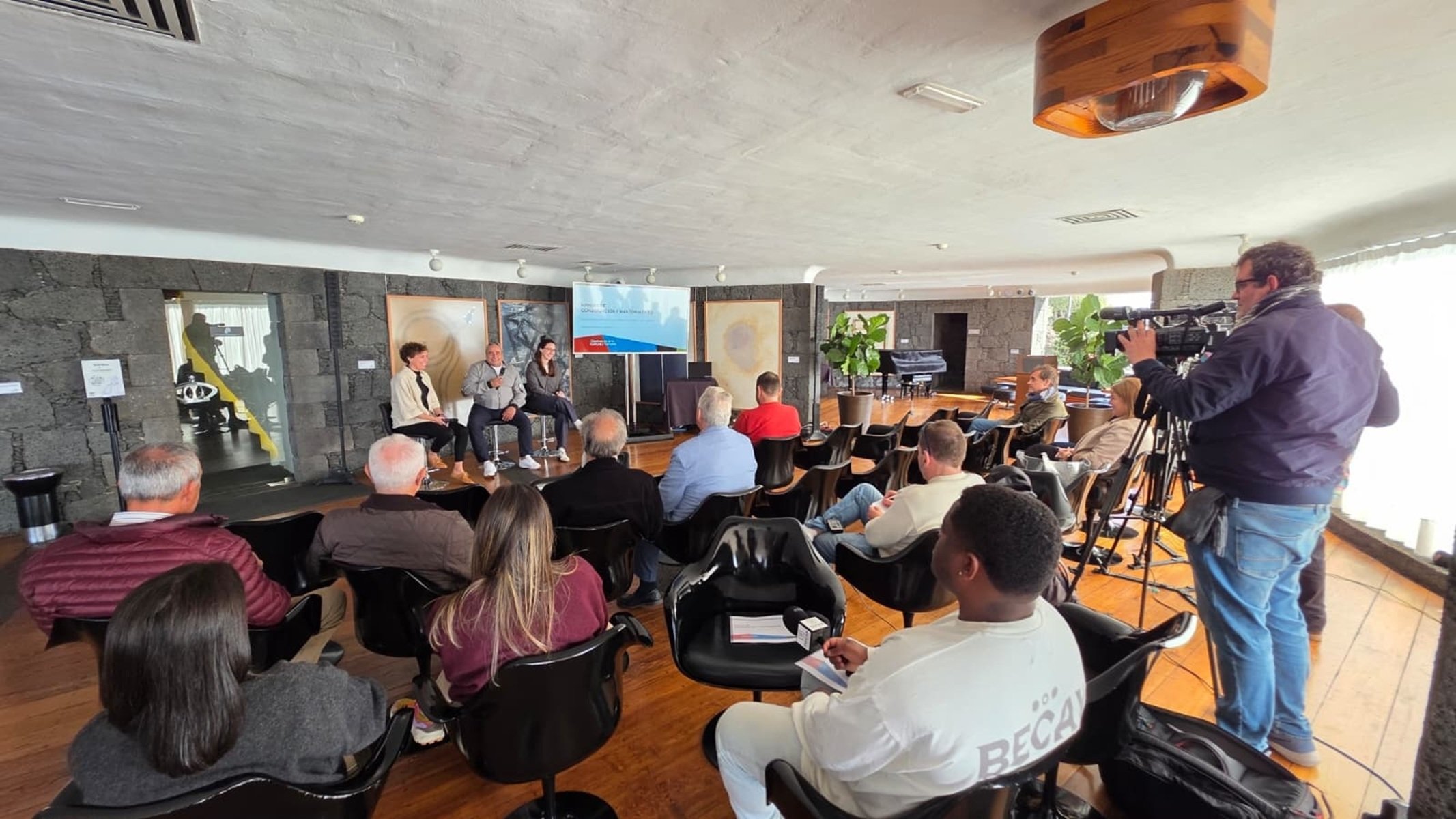 Acto de presentación en el Castillo del Manual para preservar la obra de César Manrique. Centros Turísticos.