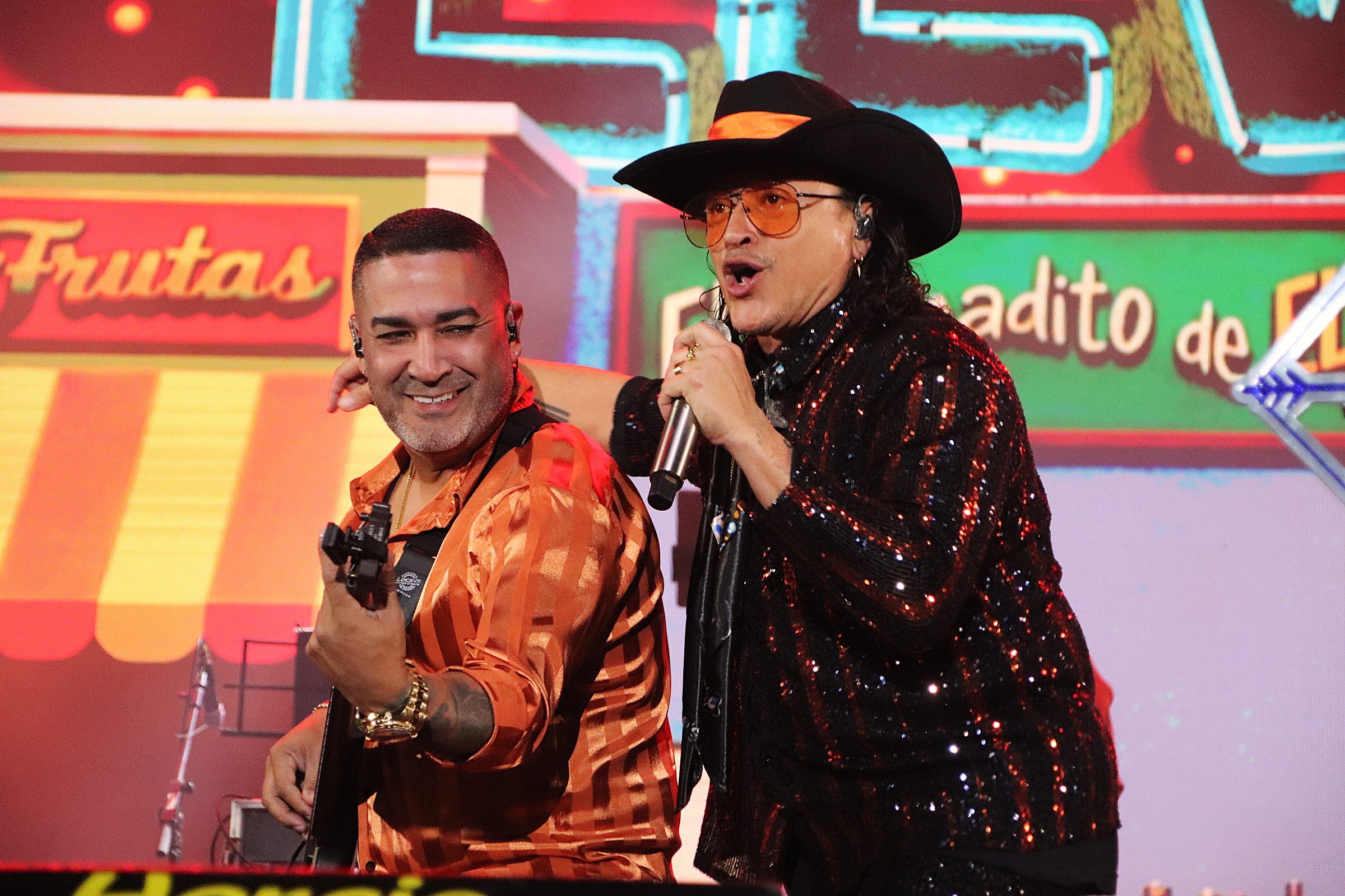 Elvis Crespo durante su concierto en Playa Blanca Elvis Crespo durante su concierto en Playa Blanca