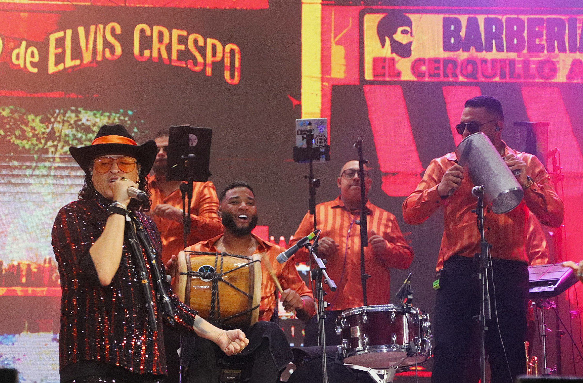 Elvis Crespo durante su concierto en Playa Blanca Elvis Crespo durante su concierto en Playa Blanca