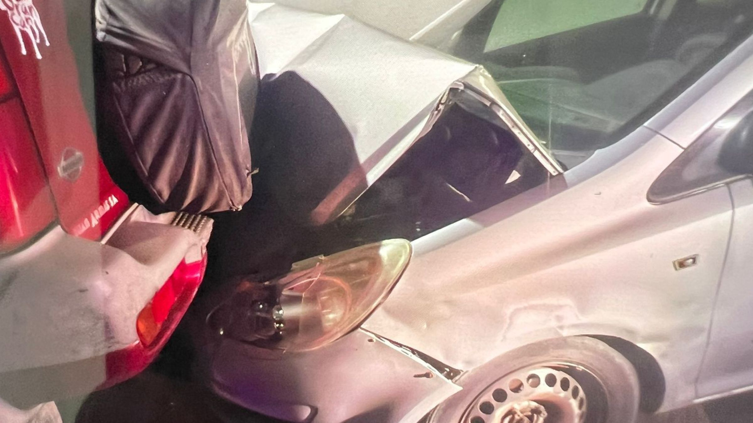 Vehículo siniestrado en Playa Honda. Fotos: Cedidas.