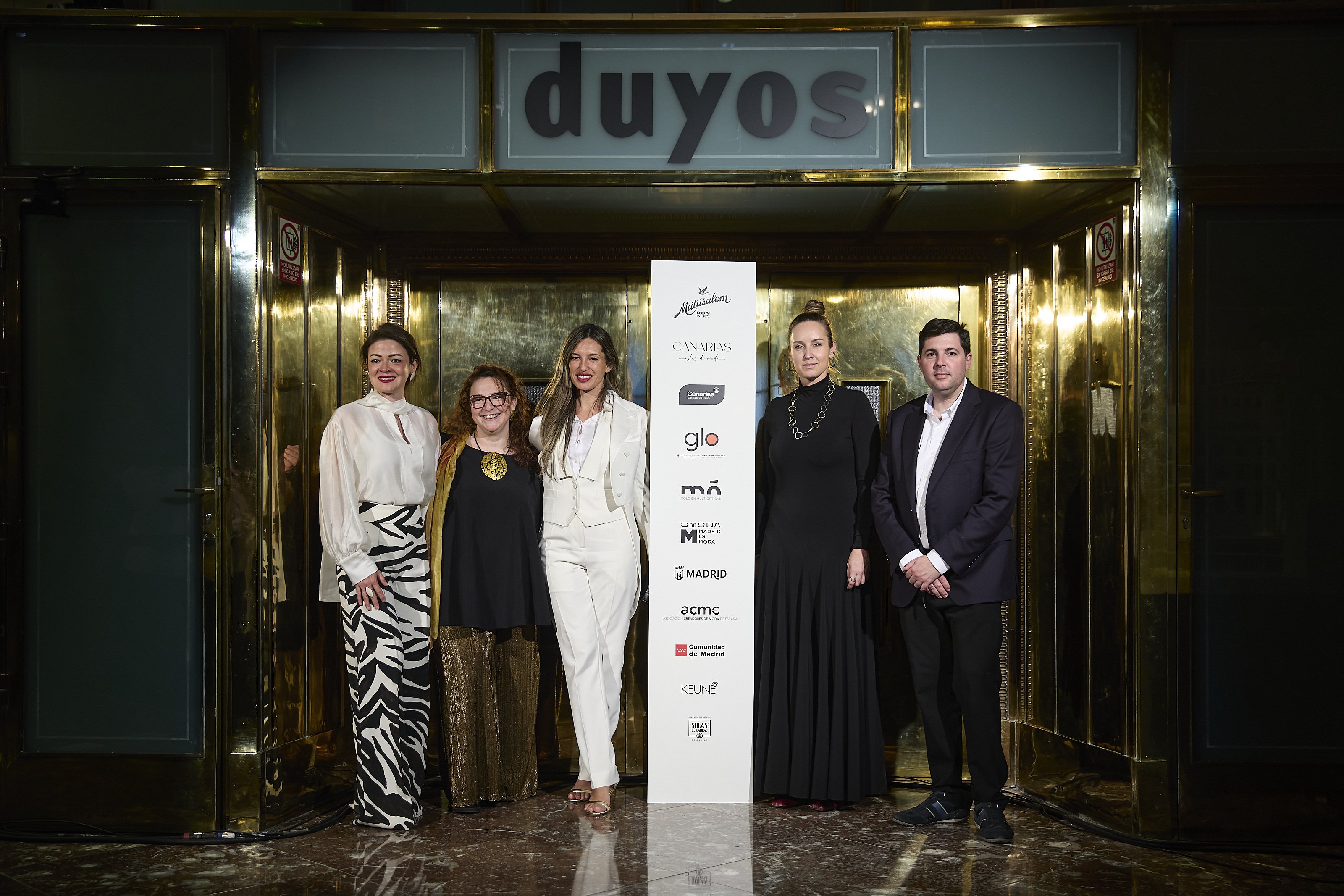  Siliza Joyas del Fuego en el desfile de Juan Duyos