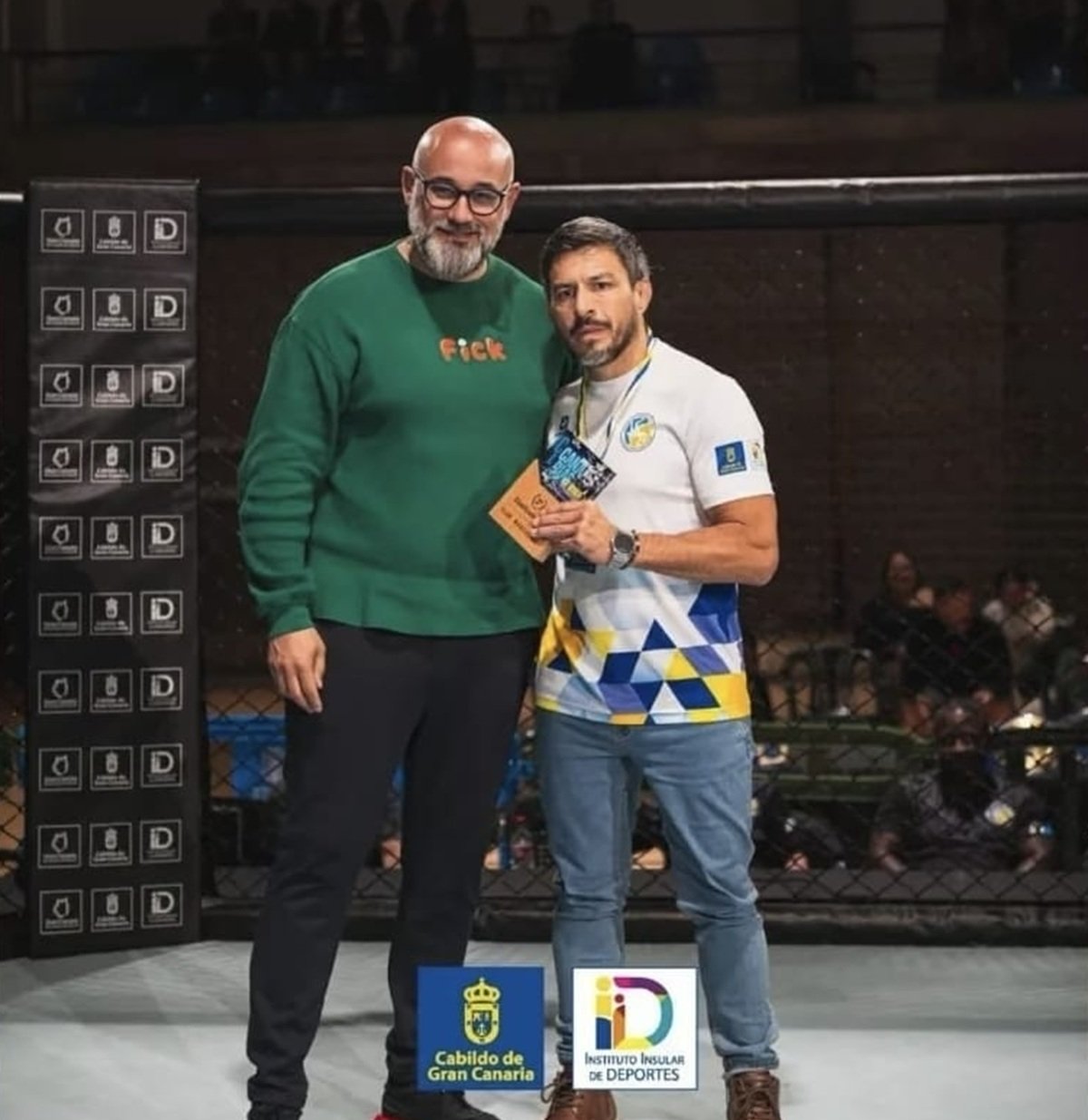 El Spartvn Mma Academy recogiendo el premio