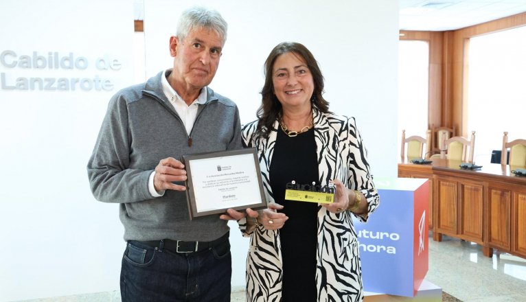 RECONOCIMIENTO ASOCIACIÓN MERCEDES MEDINA(3)DDDF