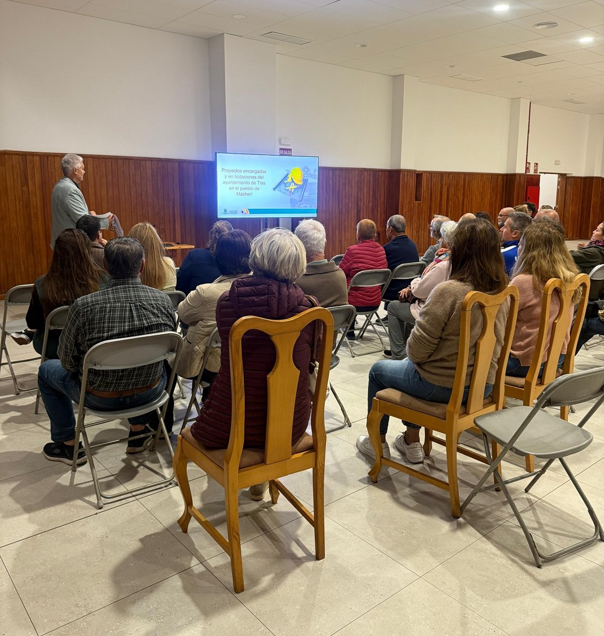 Encuentro con los vecinos de Mácher